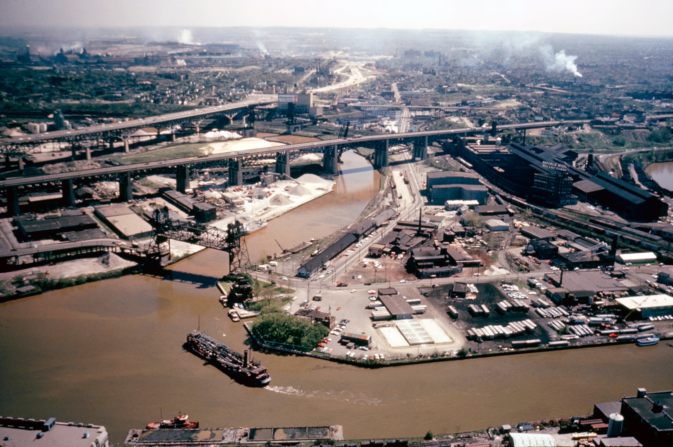 Color photos of pollution in the Great Lakes in 1968.