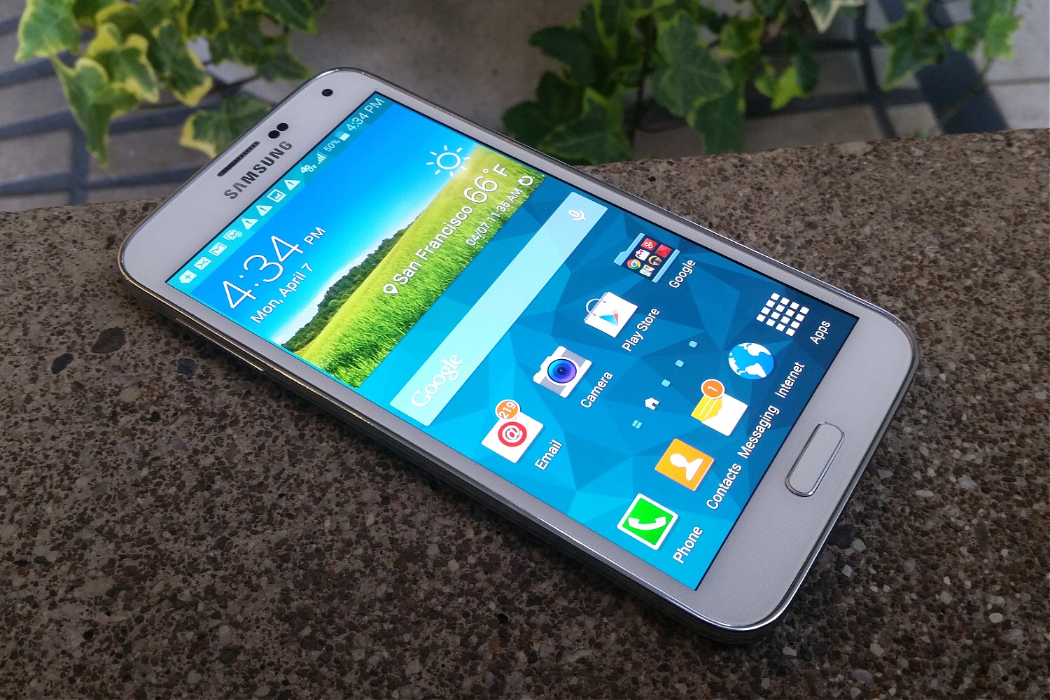 Galaxy S5 Review: At Last, Samsung Decides That Less Is More