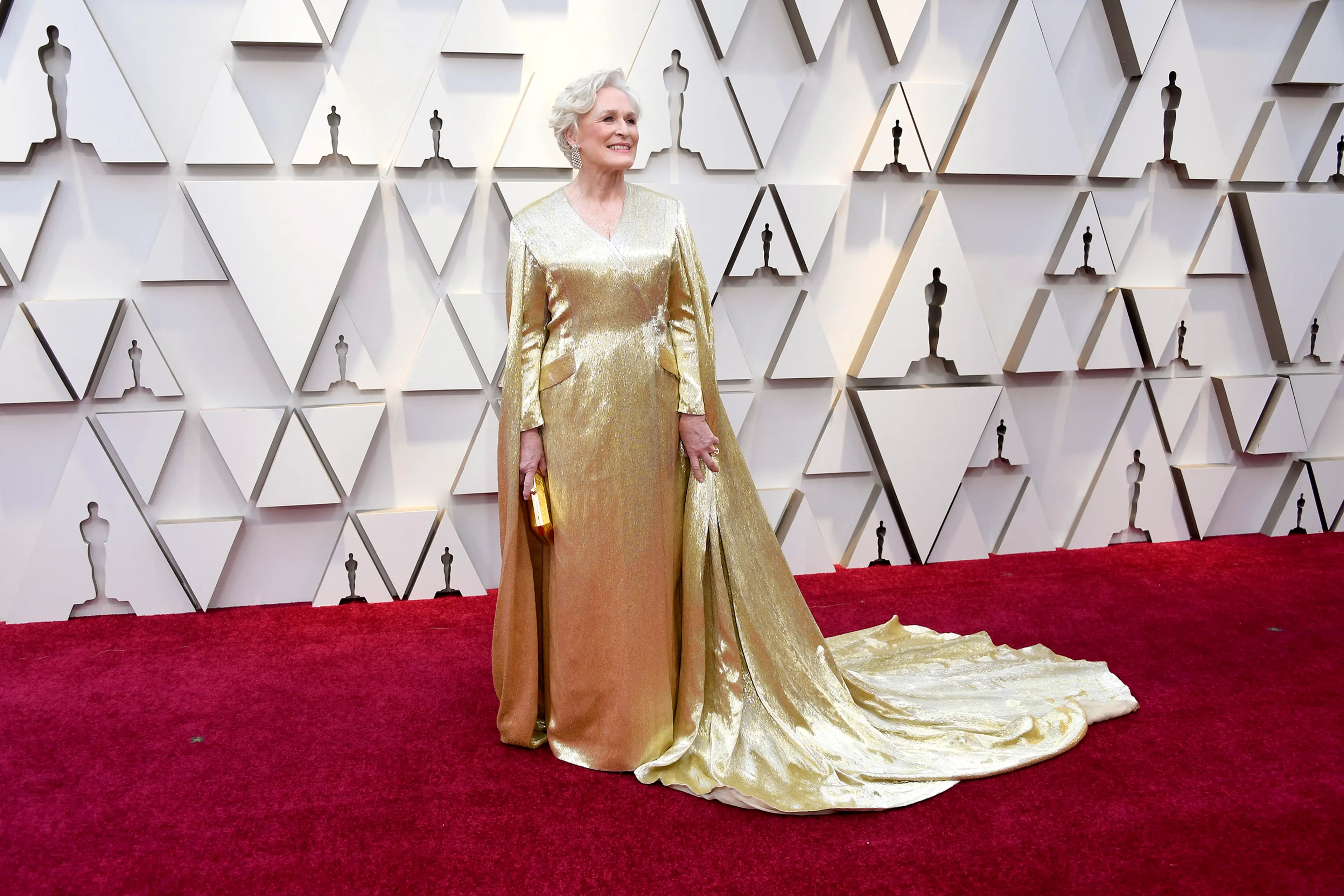 Oscars 2019: Glenn Close Looked Just Like an Oscar Oscars 2019: Glenn Close Looked Just Like an Oscar
