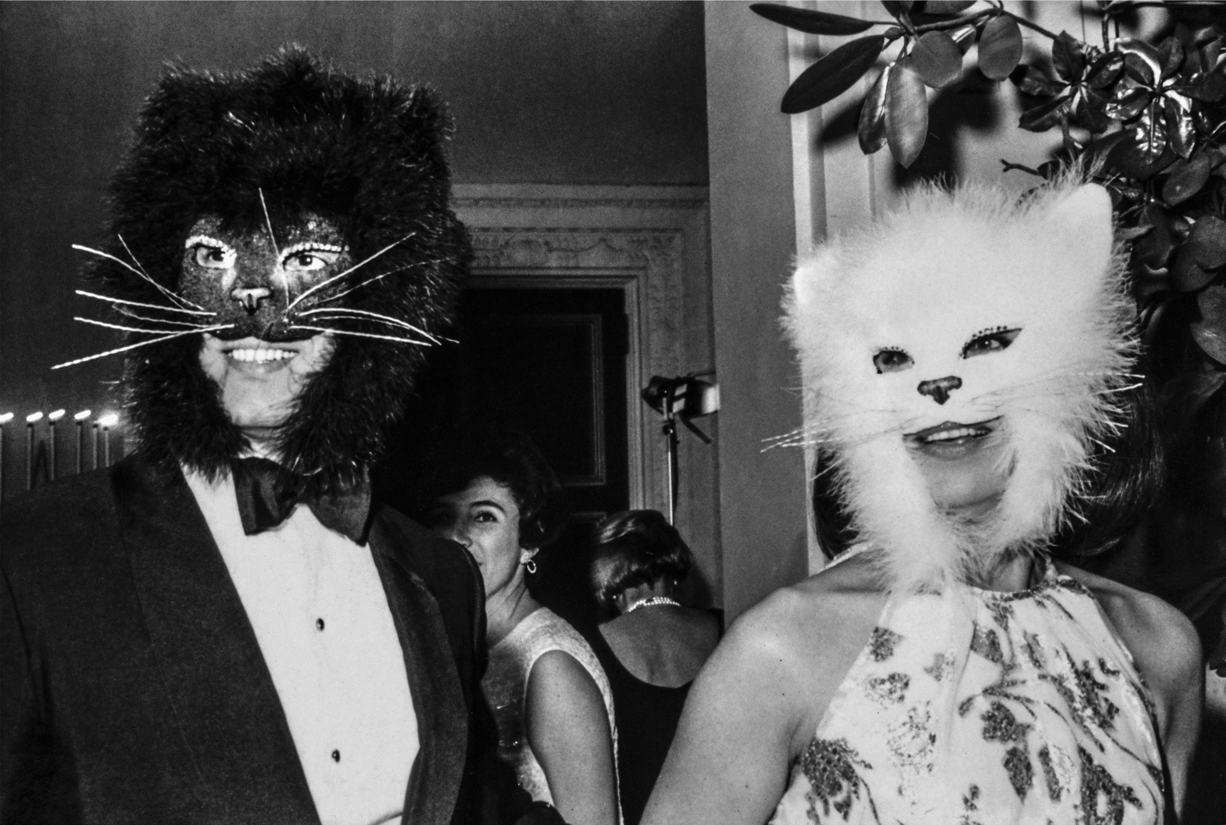 babe paley black and white ball dress Zac Posen on Designing the Full Menagerie of Feud's Black and White Ball