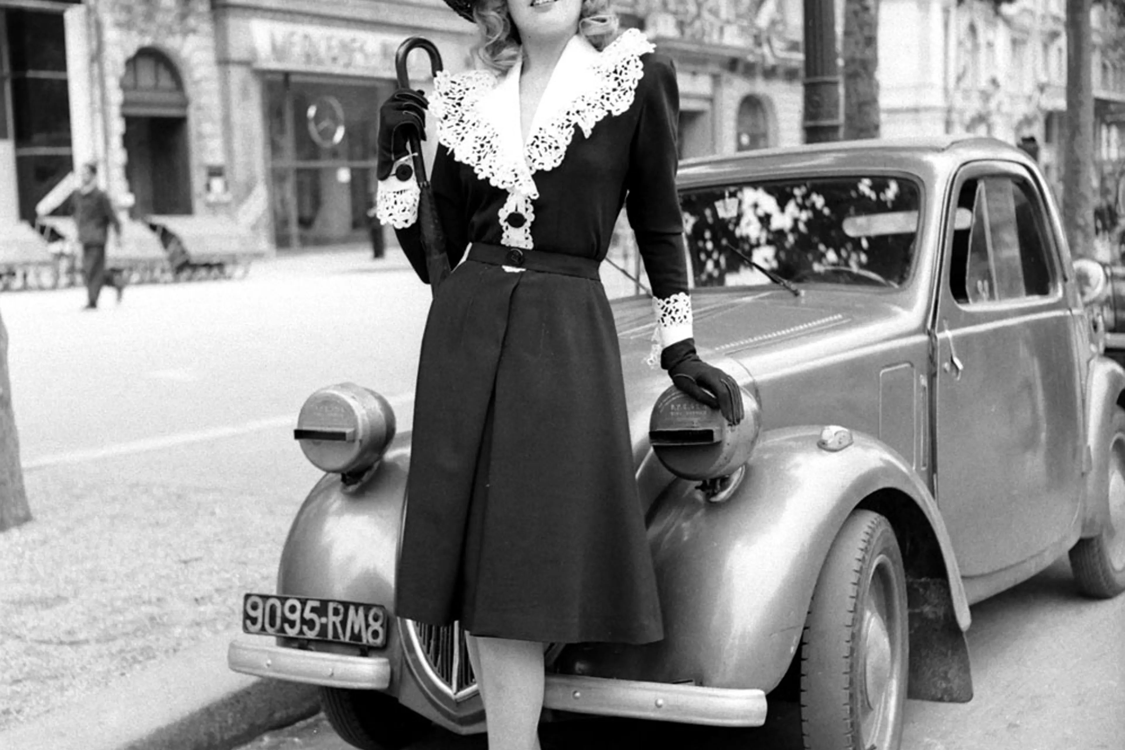 Fashion in Post-War Paris: Black Lace and Woolen Undies Fashion in Post-War Paris: Black Lace and Woolen Undies