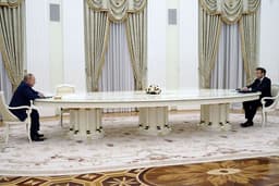 TOPSHOT-RUSSIA-FRANCE-POLITICS-DIPLOMACY-CONFLICT