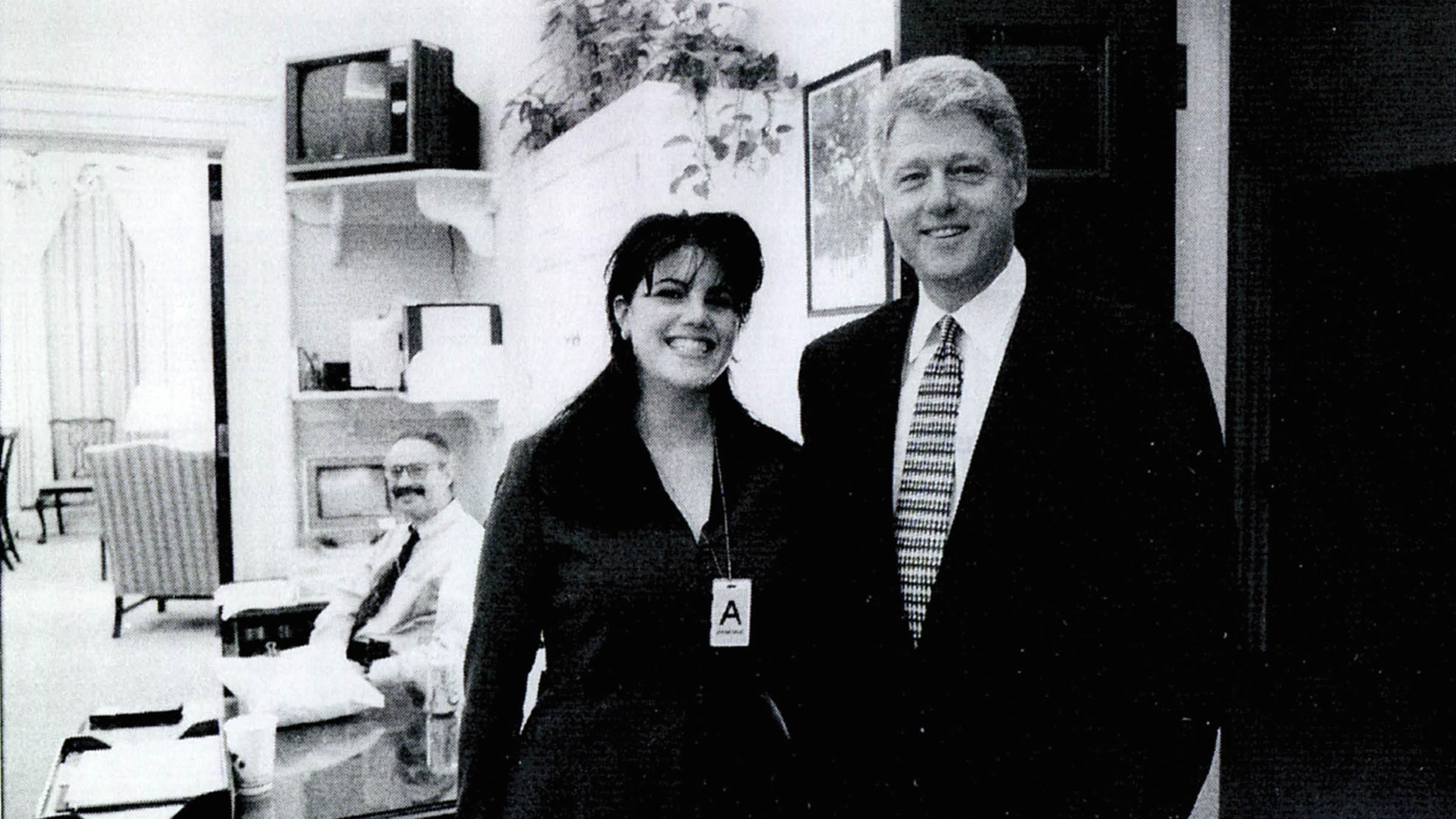 Monica Lewinsky meets with President Clinton