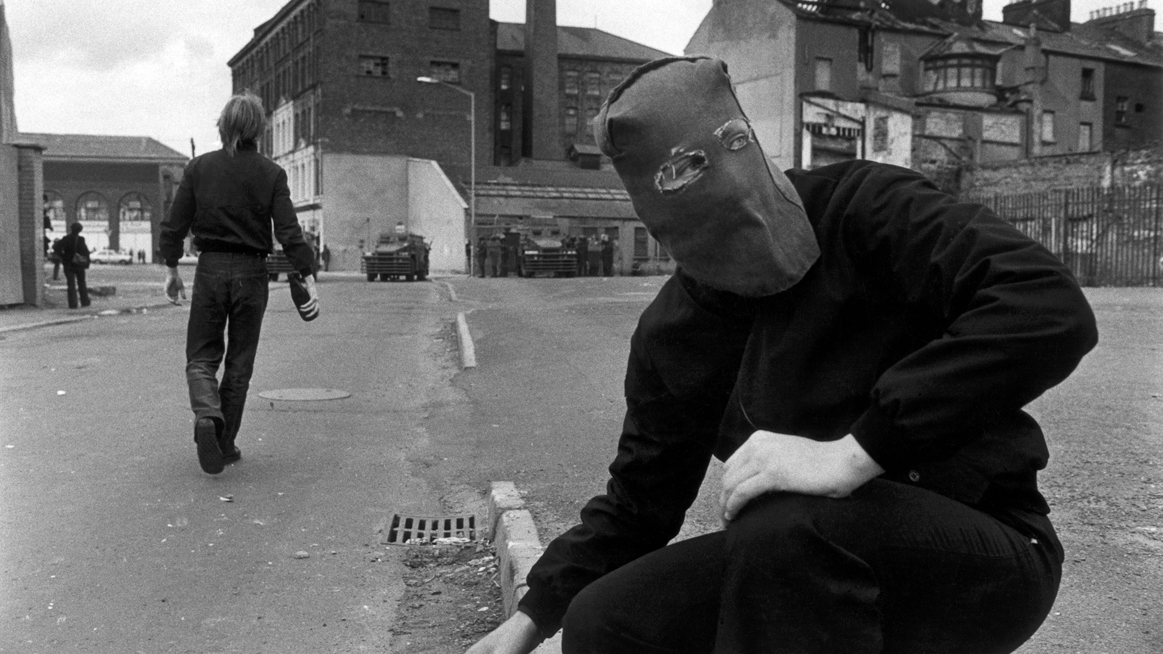 protest-northern-ireland-derry-riot-birthday-chris-stelle-perkins-magnum