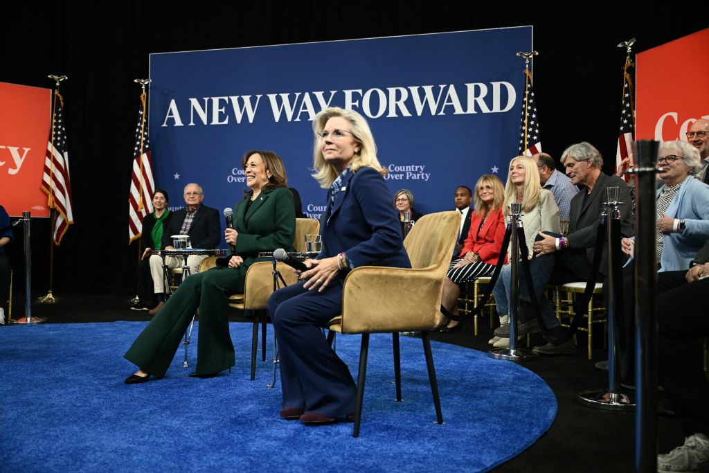 US-VOTE-POLITICS-HARRIS