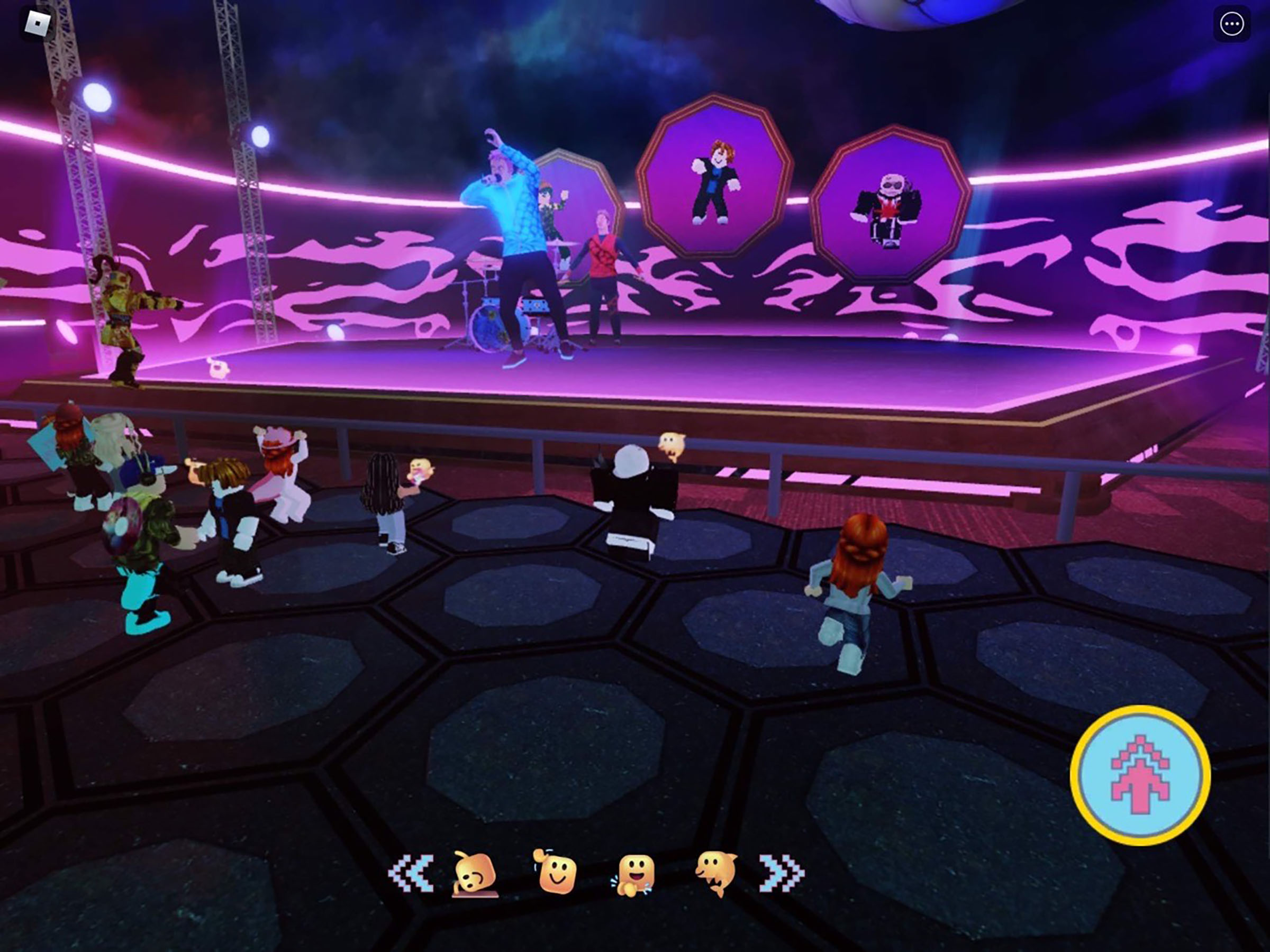 Cathy Hackl and her kids at a Roblox concert