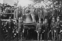 Boston Police watch over the Liberty Bell that has arrived by Train