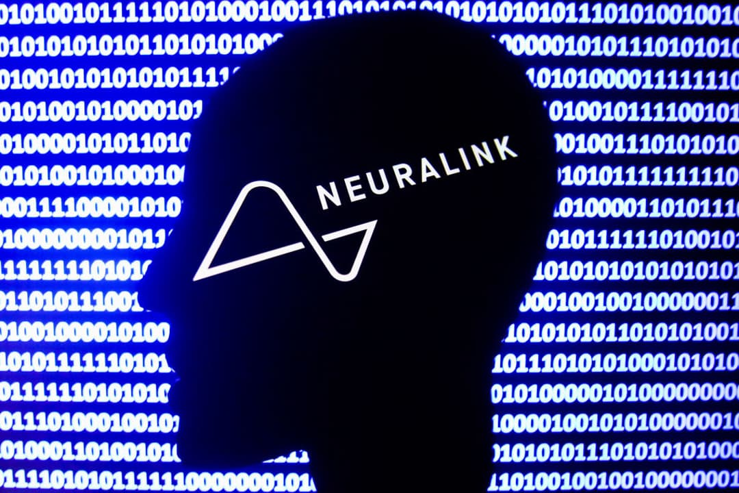 Neuralink Implants Brain Chip in First Human: What It Means