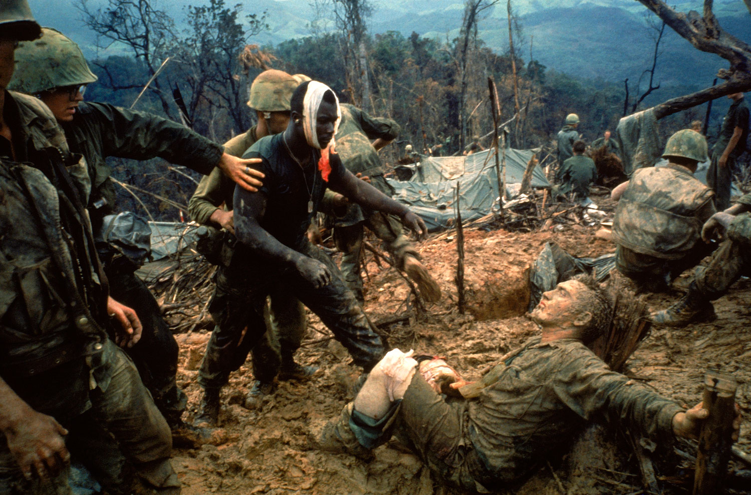 ZOOM　larry burrows Vietnam War: Looking Again at Larry Burrows' Photo, 'Reaching Out'