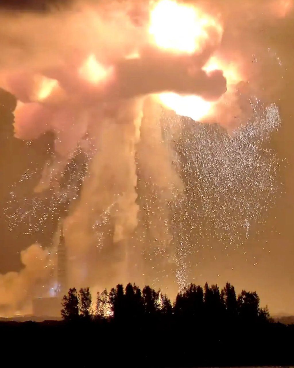 What The Blue Origin Rocket Explosion Means for America's Return to the Moon
