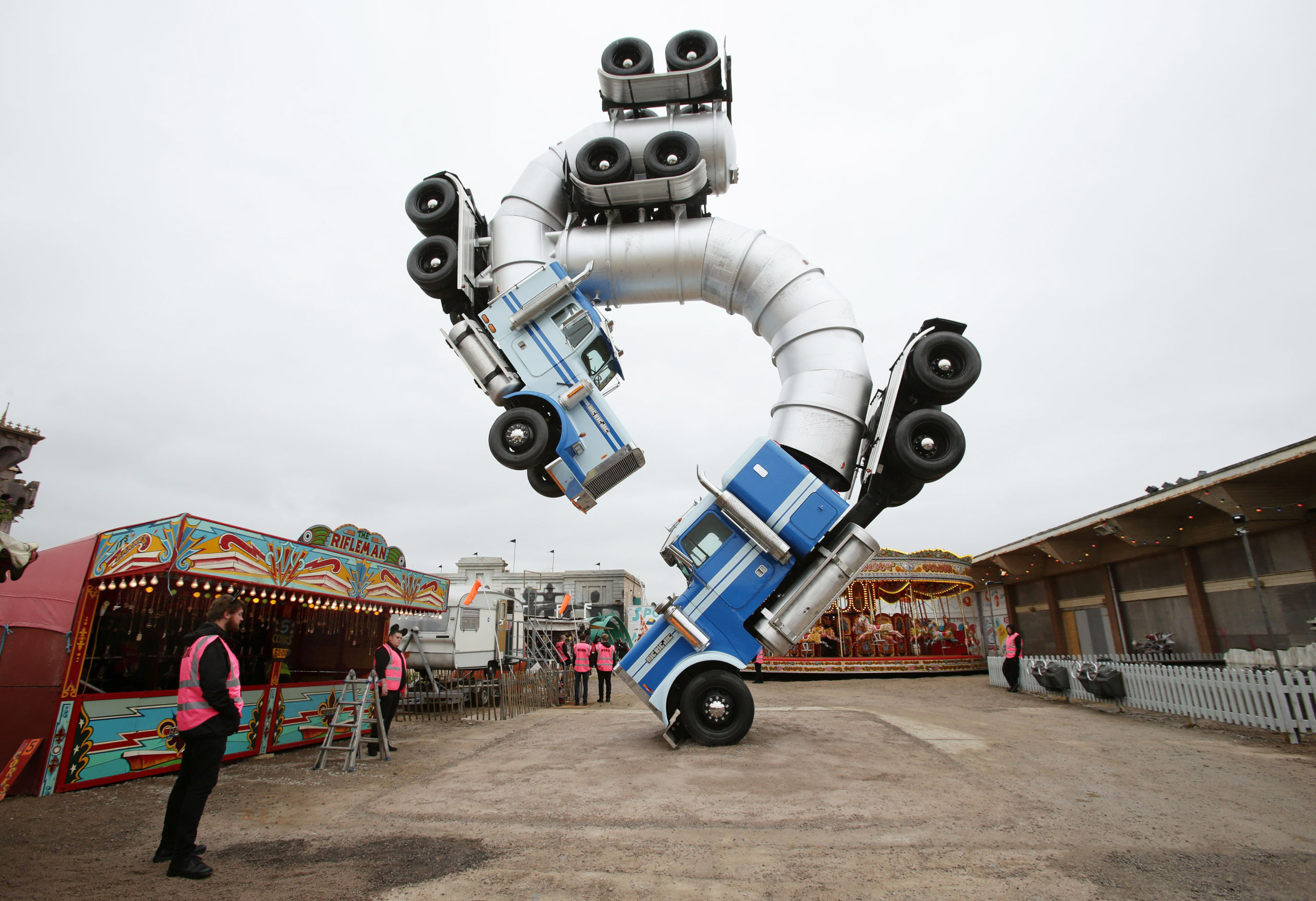 Juxtapoz バンクシー Banksy's Dismaland BANKSY Juxtapoz Magazine - Best of 2015: An Interview with Banksy about