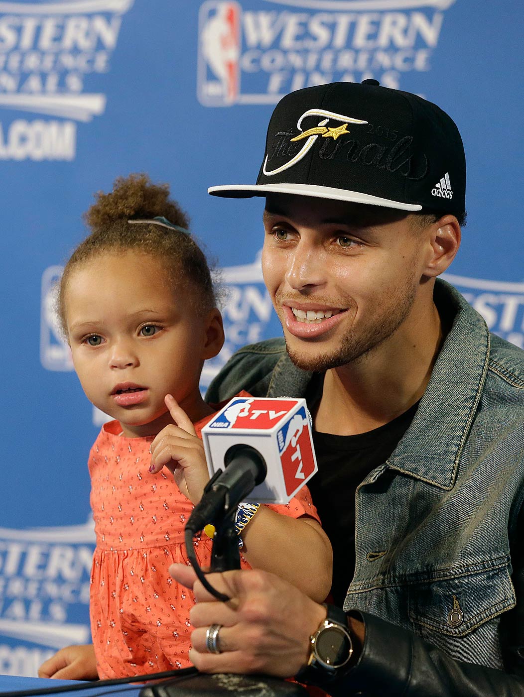 NBA Finals: Riley Curry Does Chest Bump Like Steph Curry
