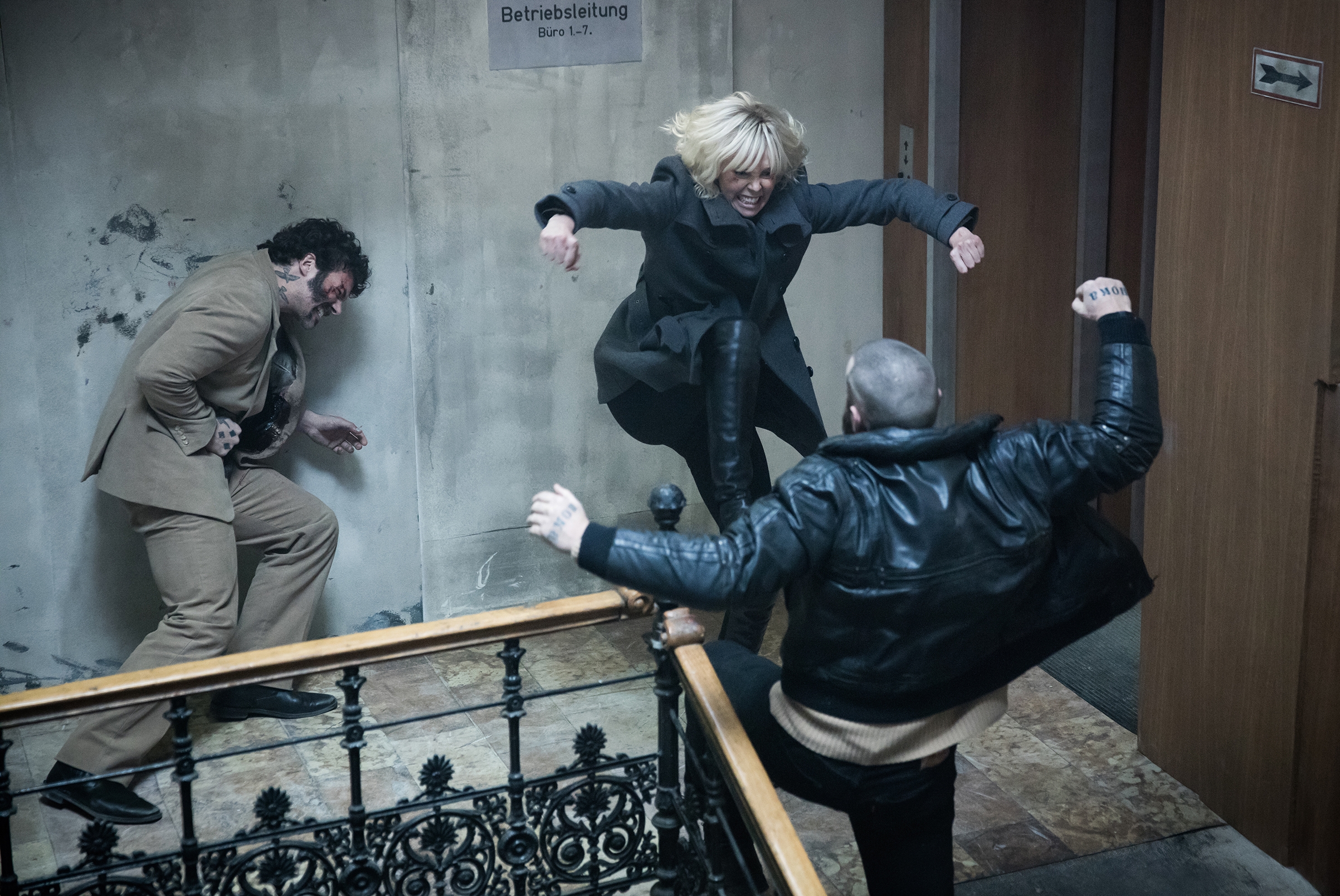 Atomic Blonde filminden sahne