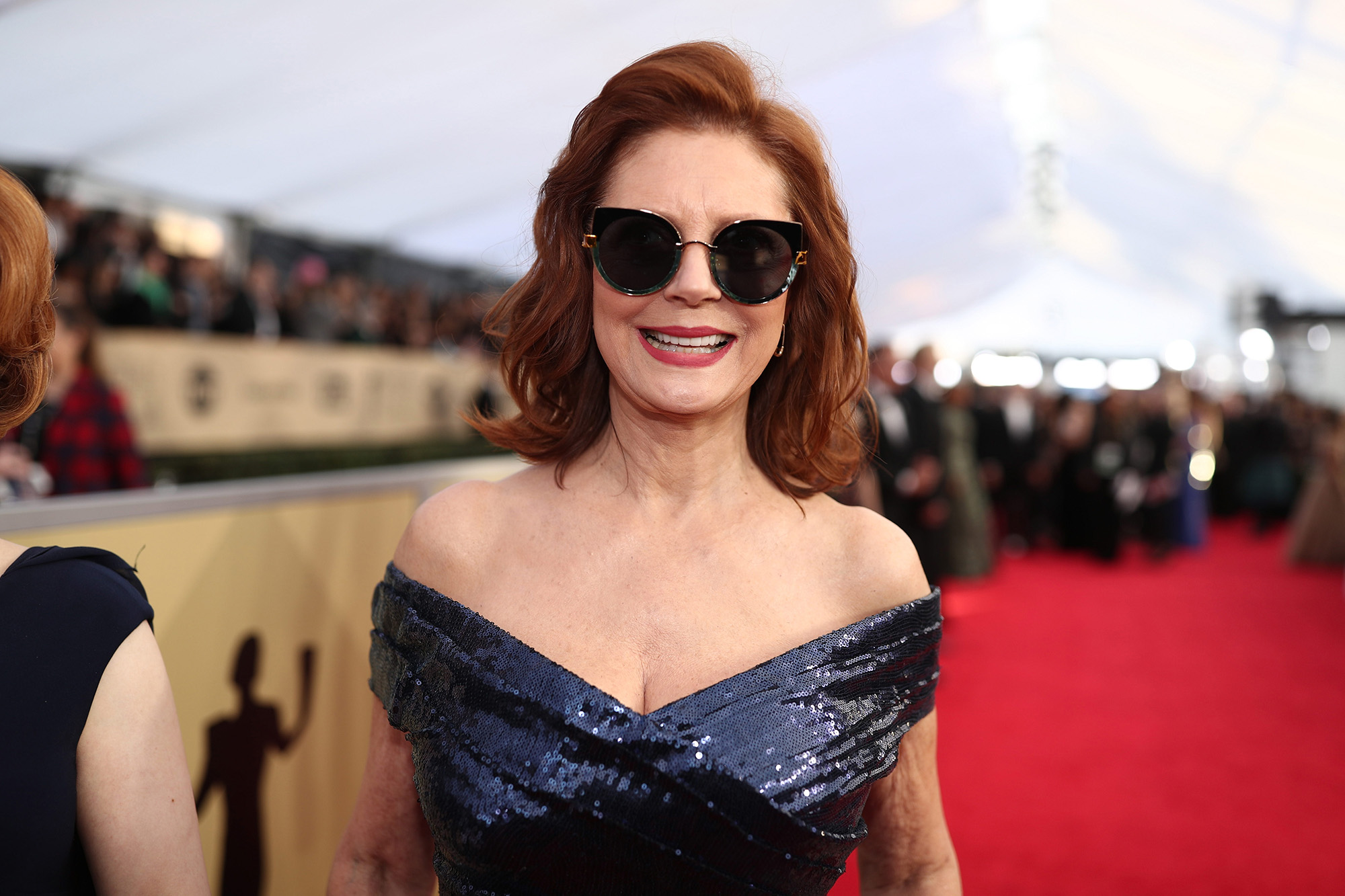 susan sarandon red dress Too old to dress like that! they said but Susan Sarandon just destroyed the haters with one epic response. The comment section? A full-blown standing ovation!