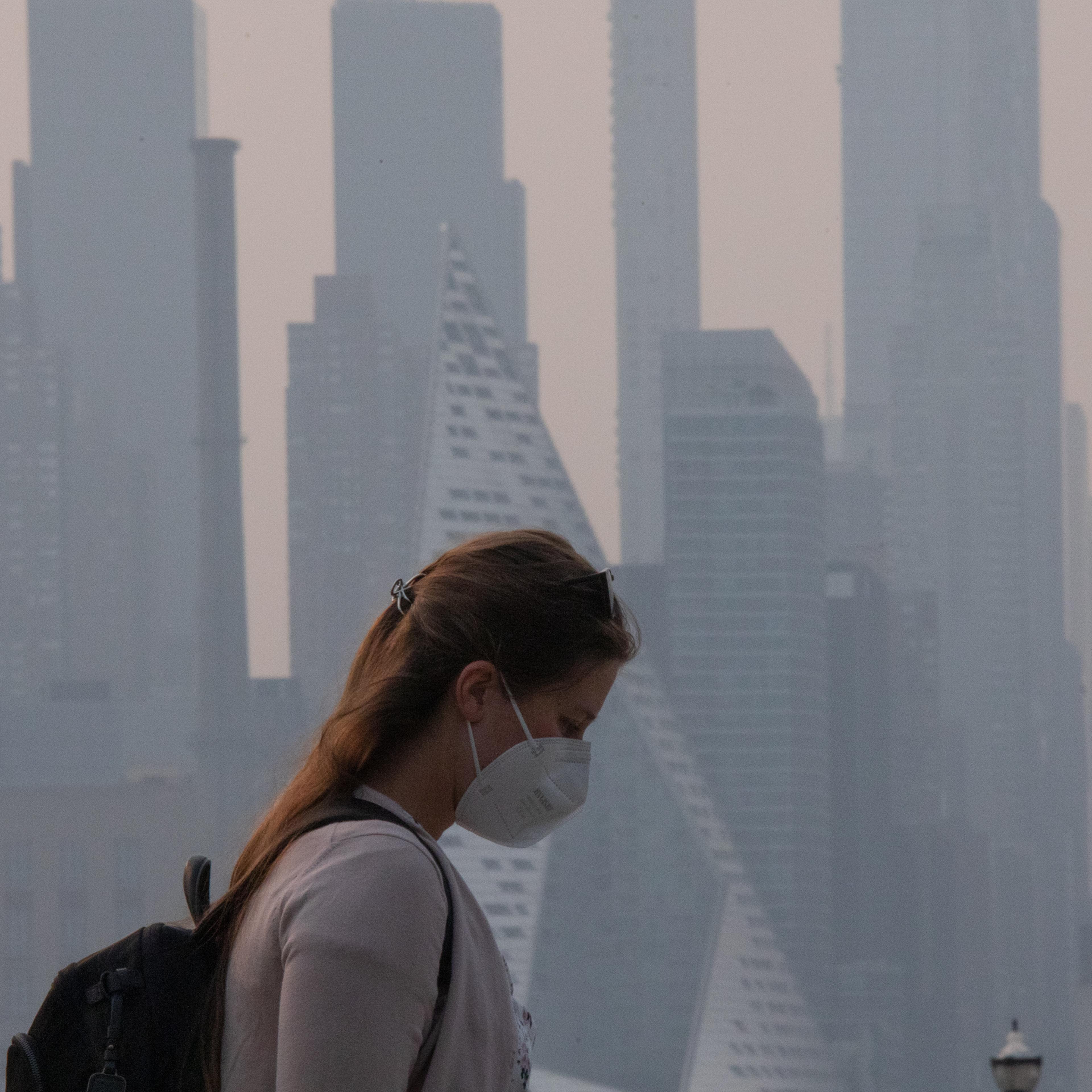 Smoky Sky In New York Due To Canadian Wildfires