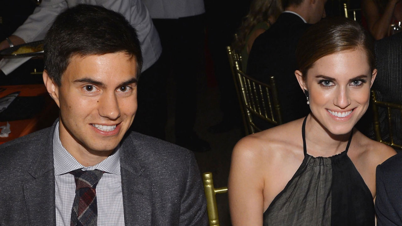 Allison Williams from Girls is Engaged to Ricky Van Veen