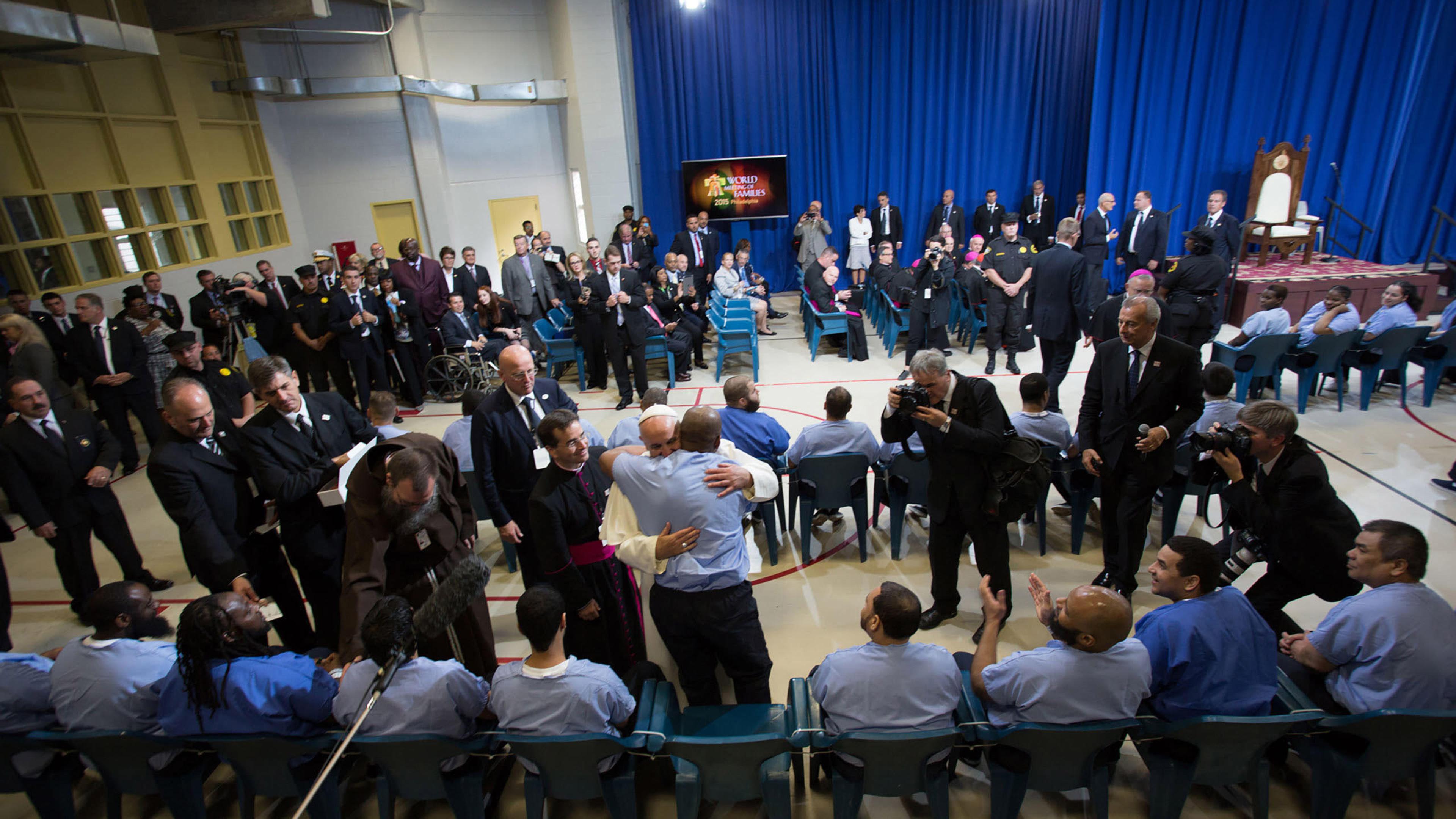 Pope Francis greets inmates during his visit to Curran-Fromhold Correctional Facility in Philadelphia, PA. Sept, 27, 2015.