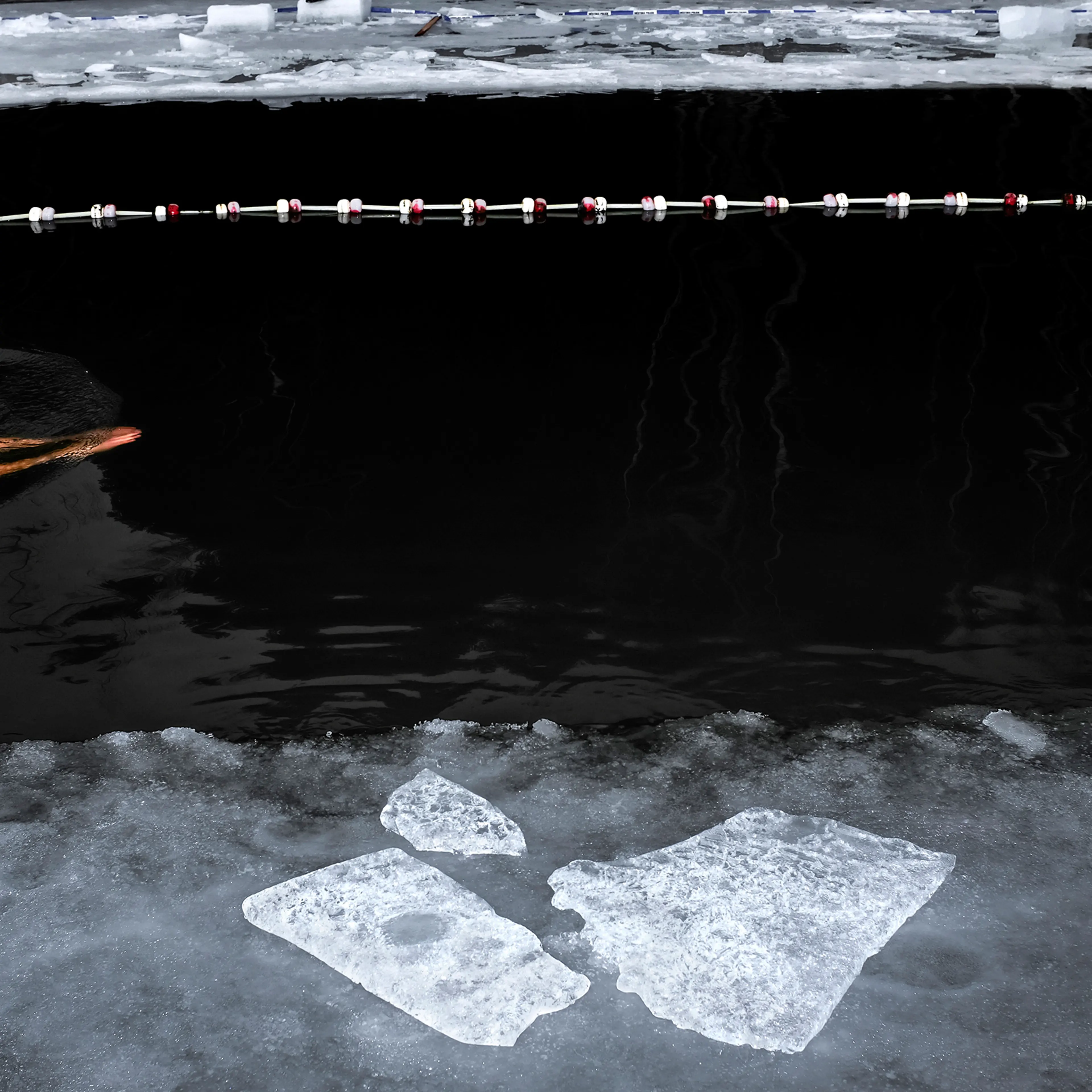 winter-swimmers-radek-kalhous-2