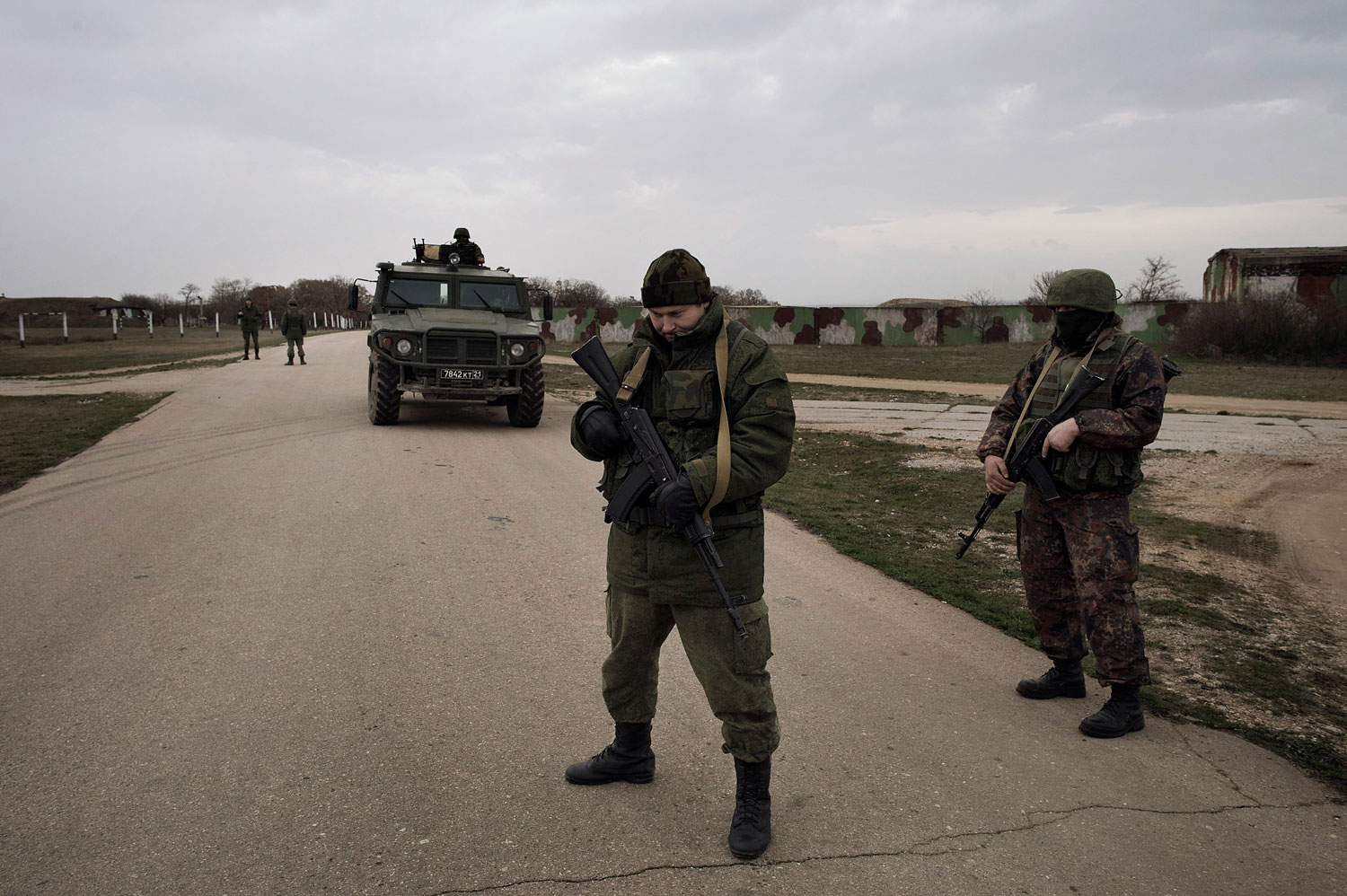 Belbek Ukraine March 04 2014Russian soldiers control Belbek airfield in CrimeaIn a graphic illustration of the standoff and its potential hazards, Russian troops on Tuesday fired warning shots in the air as approximately 200 unarmed Ukrainian soldiers ap
