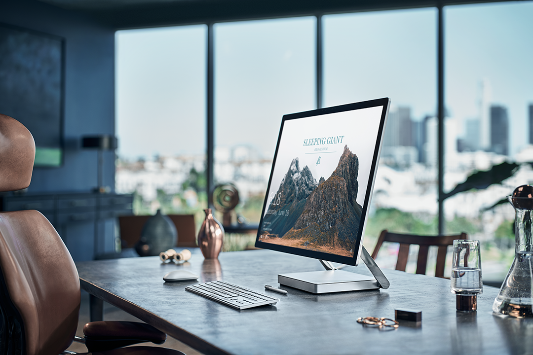 surface-studio-lifestyle-3.png