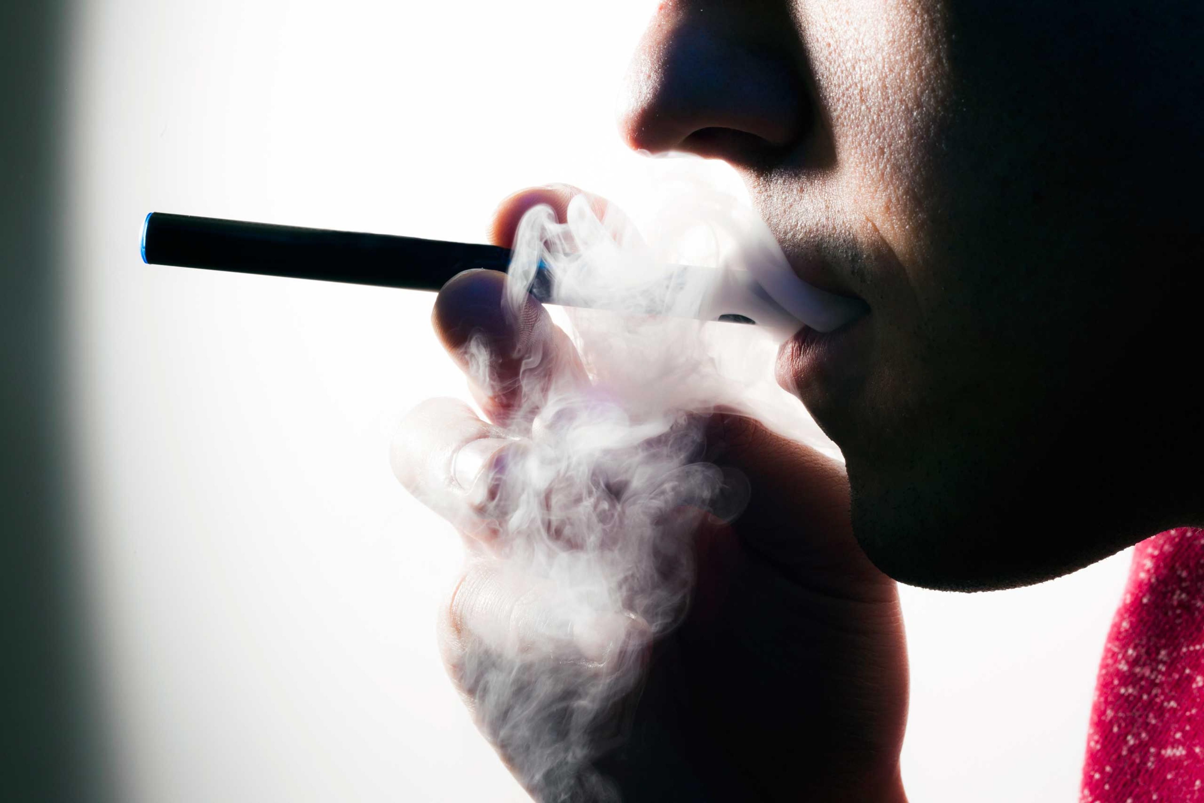 High School Students Now Prefer Marijuana to Cigarettes High School Students Now Prefer Marijuana to Cigarettes