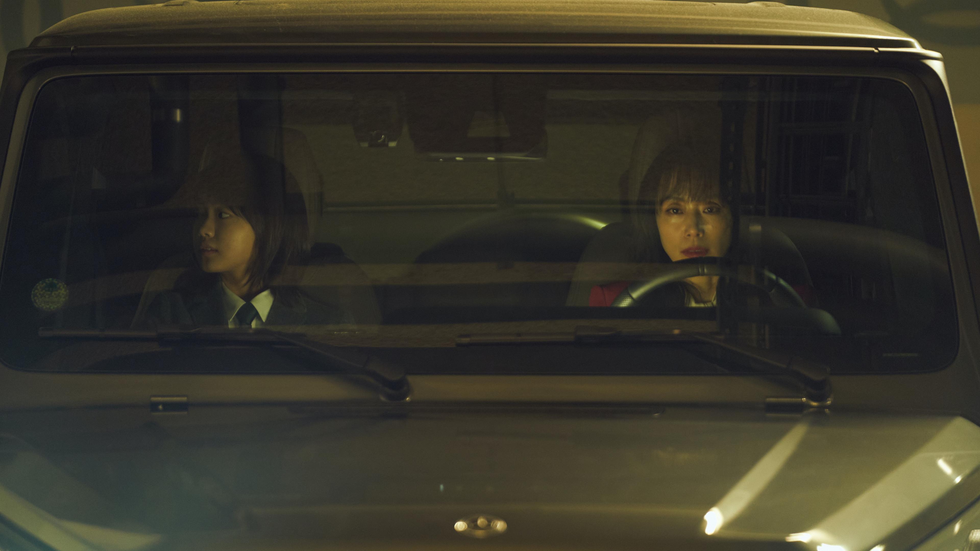 Kill Boksoon (L to R) Kim Si-A as Gil Jae-young, Jeon Do-yeon as Gil Boksoon in Kill Boksoon Cr. No Ju-han/Netflix © 2023