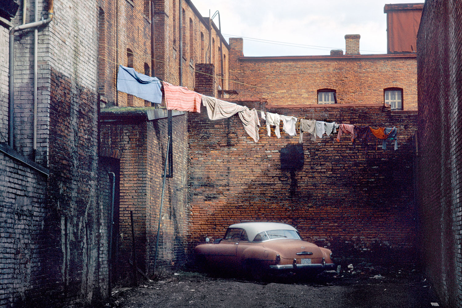 洋書 Fred Herzog: Photographs Fred Herzog (Germany, b.1930) devoted his artistic life to walking