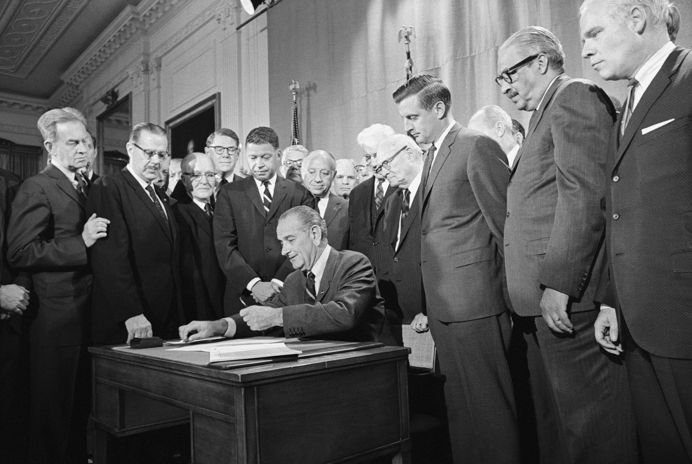1968年　Conduct and Conscience　J.Aronfreed Walter Mondale on Trump, Fair Housing Act and Cabinet Purges