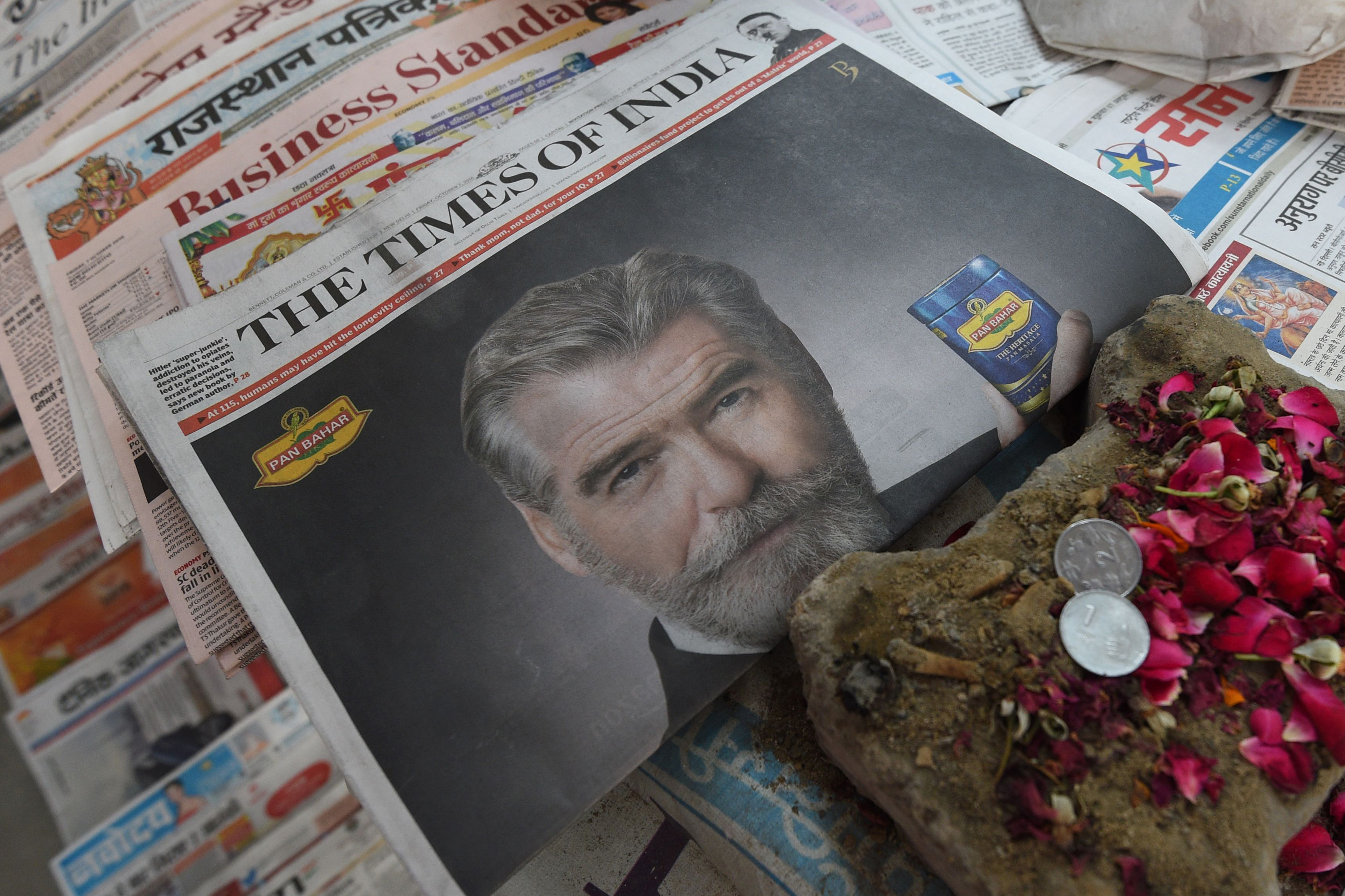 Pierce Brosnan Apologizes for Criticised Indian Pan Bahar Ad
