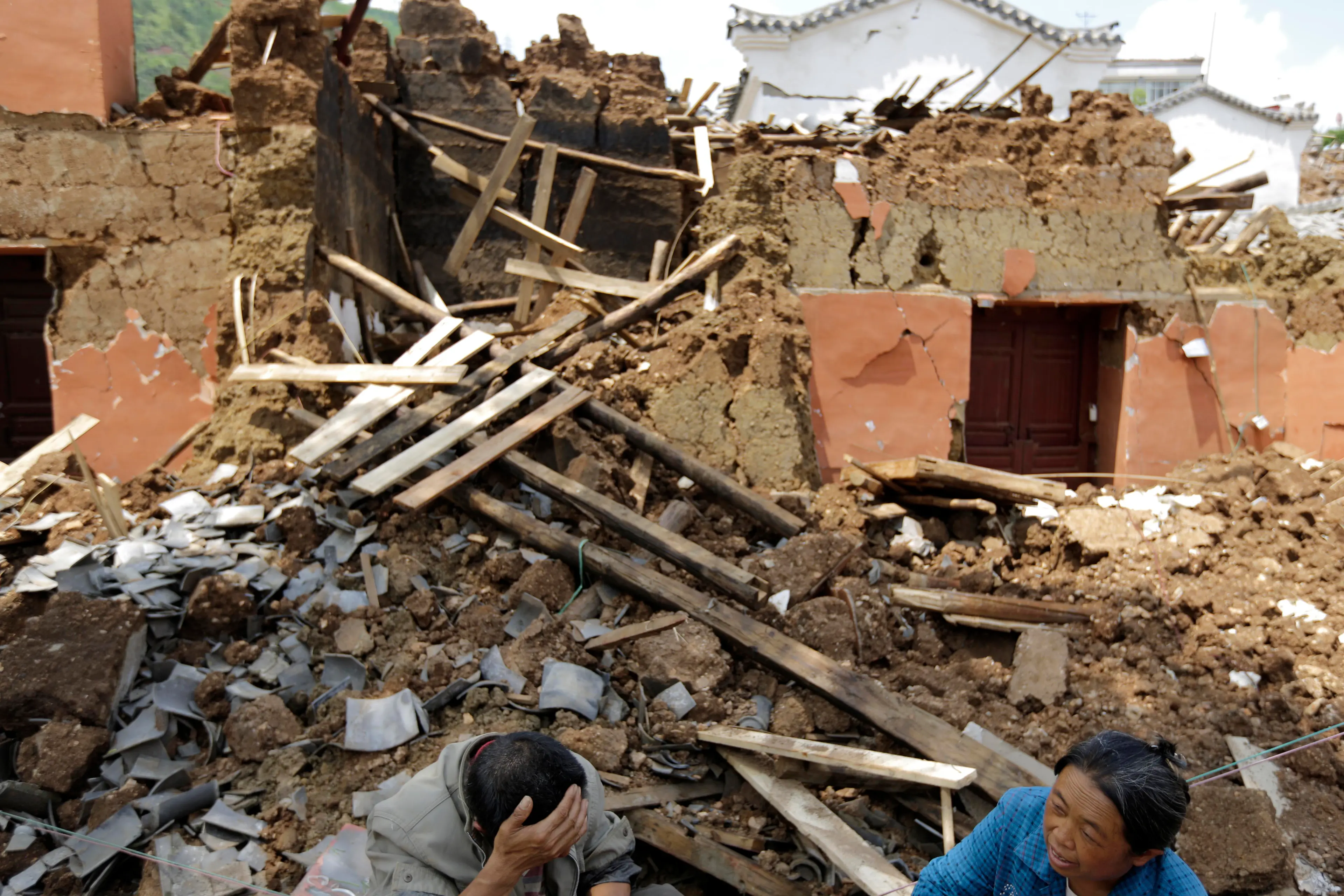 China Earthquake: Yunnan Death Toll Climbs to 398
