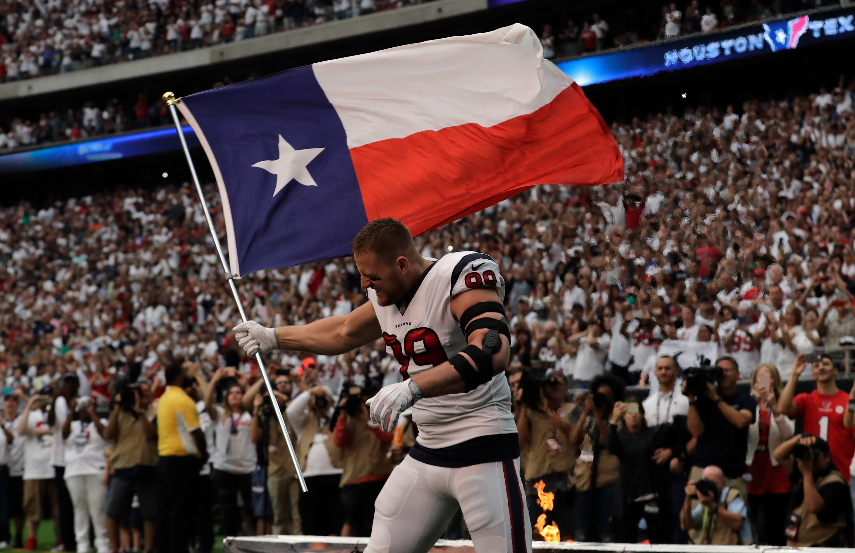 J.J. Watt Returns to the Field After Hurricane Harvey