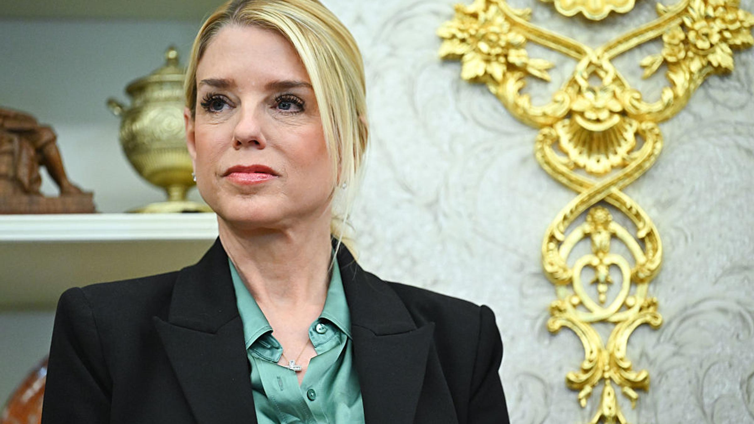 Bondi wird nicht wie geplant im Epstein-Untersuchungsausschuss des ...