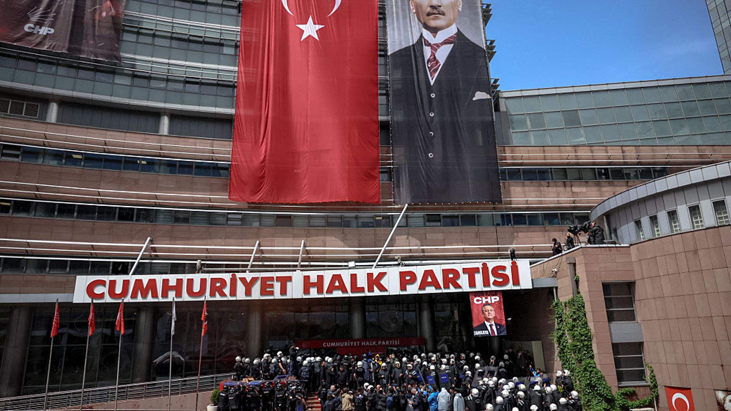 Understanding the Growing Democratic Crisis in Türkiye Understanding the Growing Democratic Crisis in Türkiye