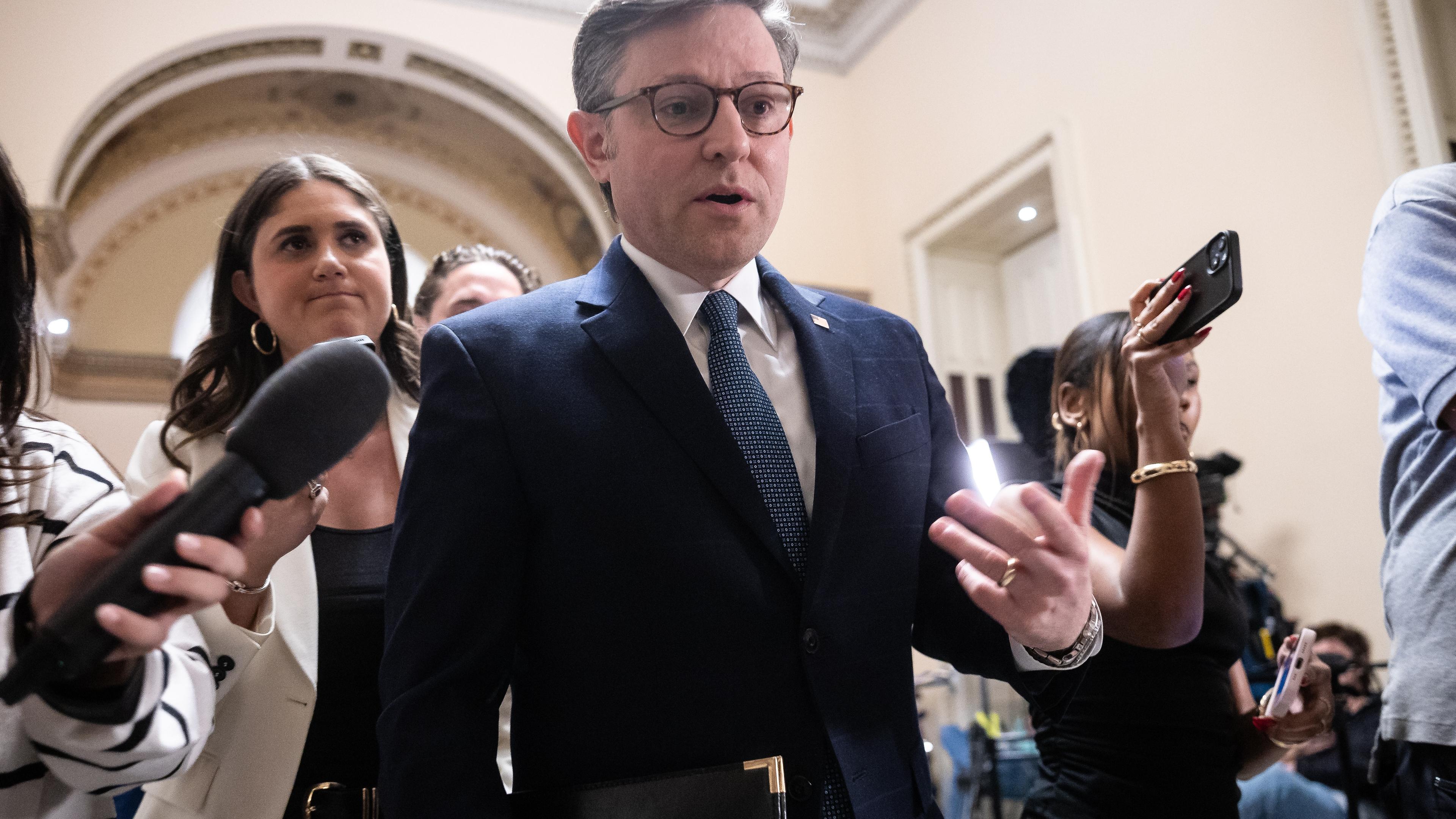 House Passes Ukraine Aid Bill 226-195 Over Trump Objections