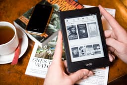 iPad, iPhone And Kindle Location Shoot - London