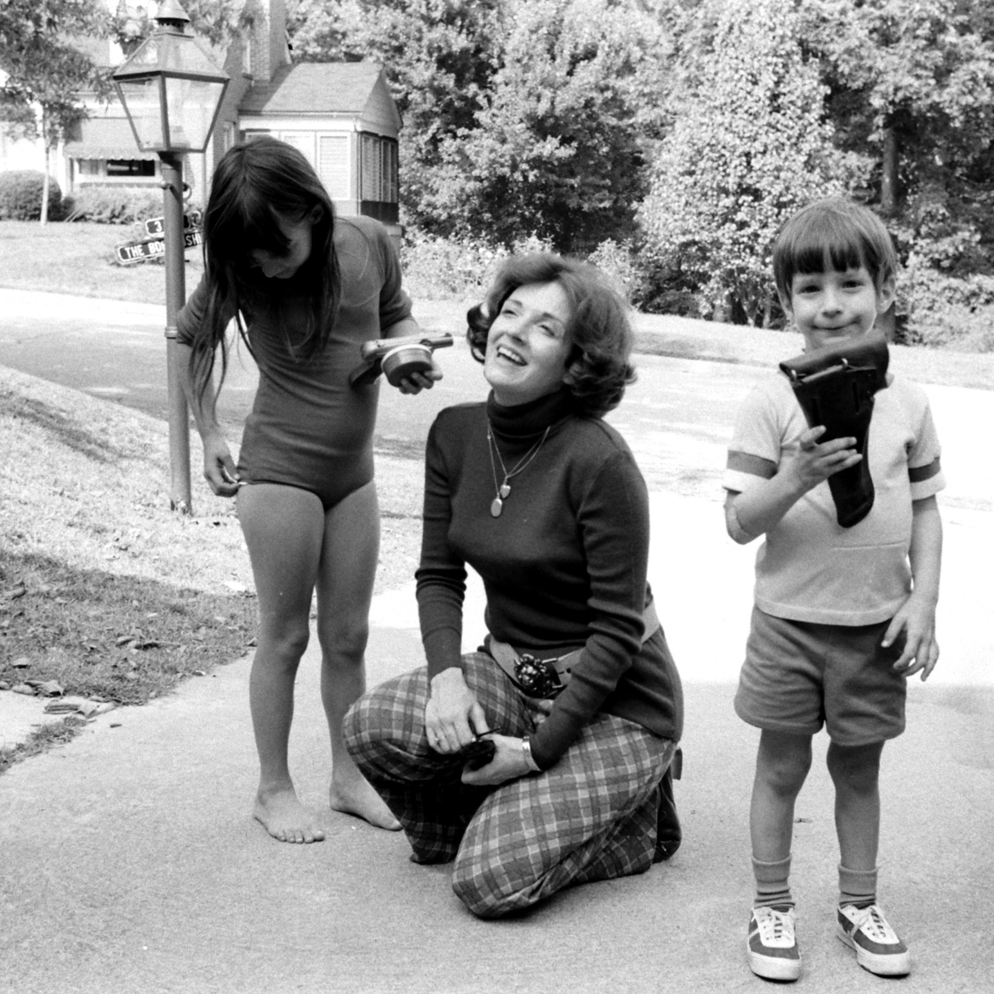 POW wife Valerie Kushner from a LIFE photo essay by Leonard McCombe in 1972.