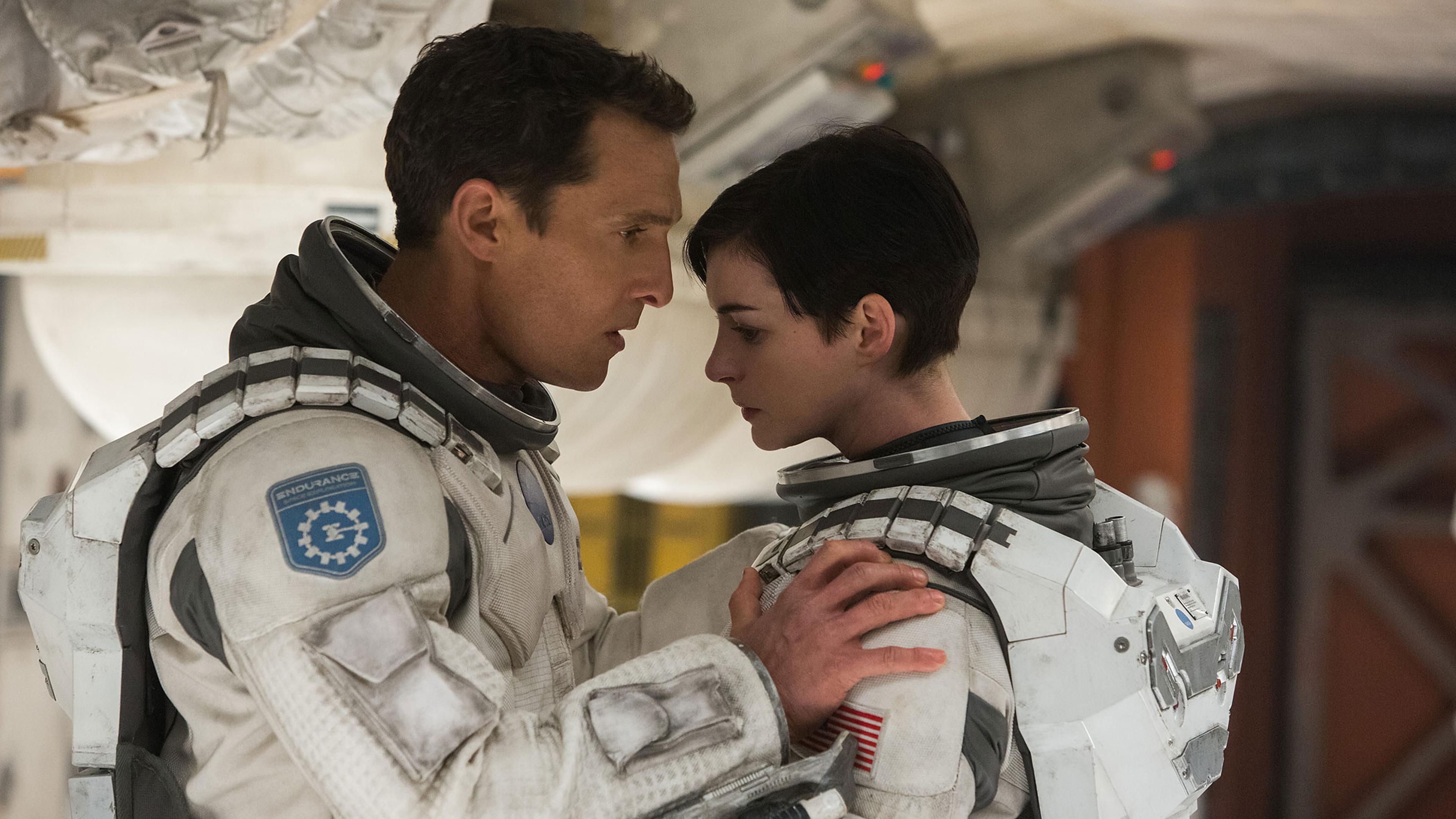 Interstoller Interstellar Movie Review: Christopher Nolan's Journey Into Space