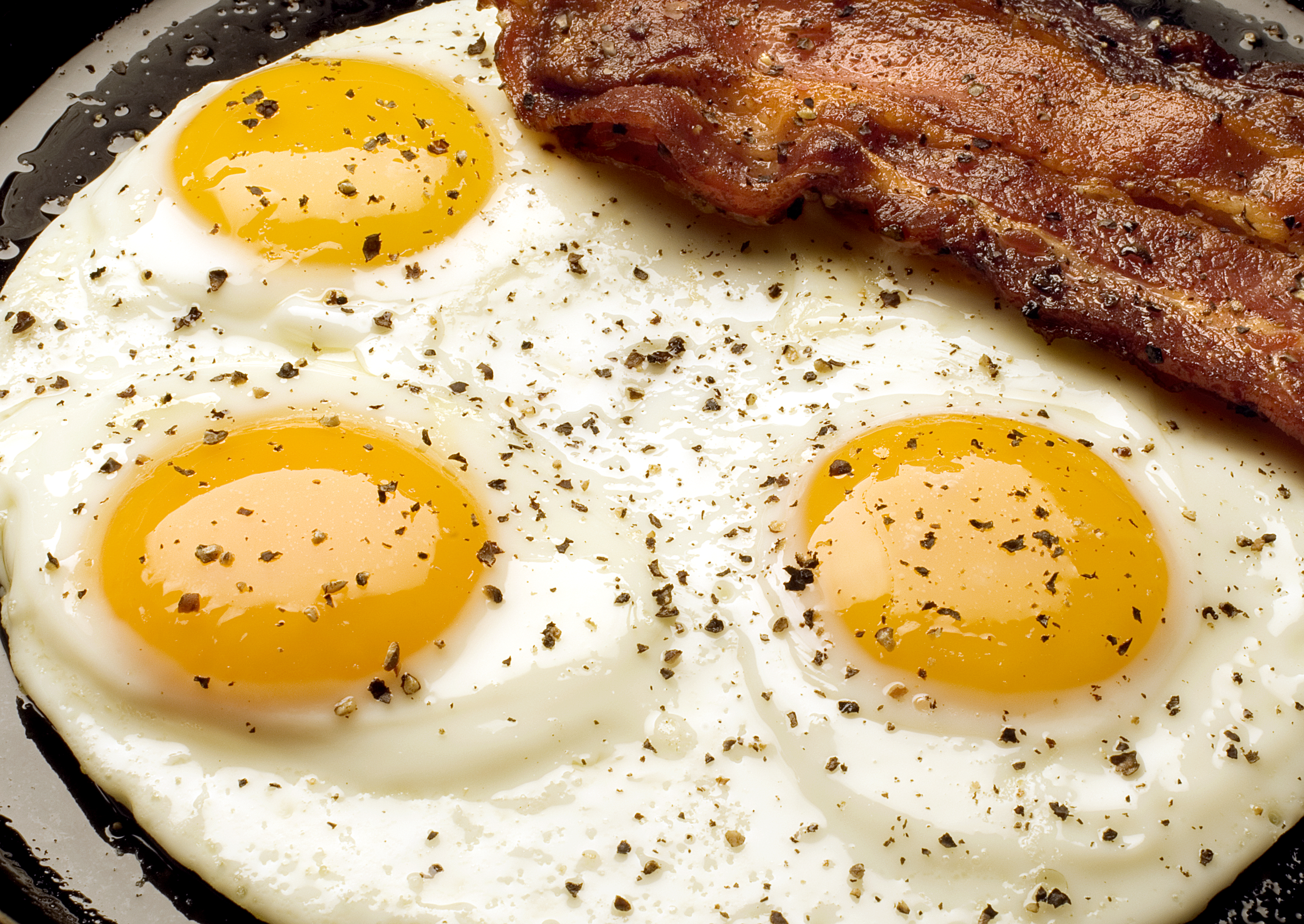 eggs as bad as cigarettes Are Eggs and Smoking Equally Bad for Your Heart?