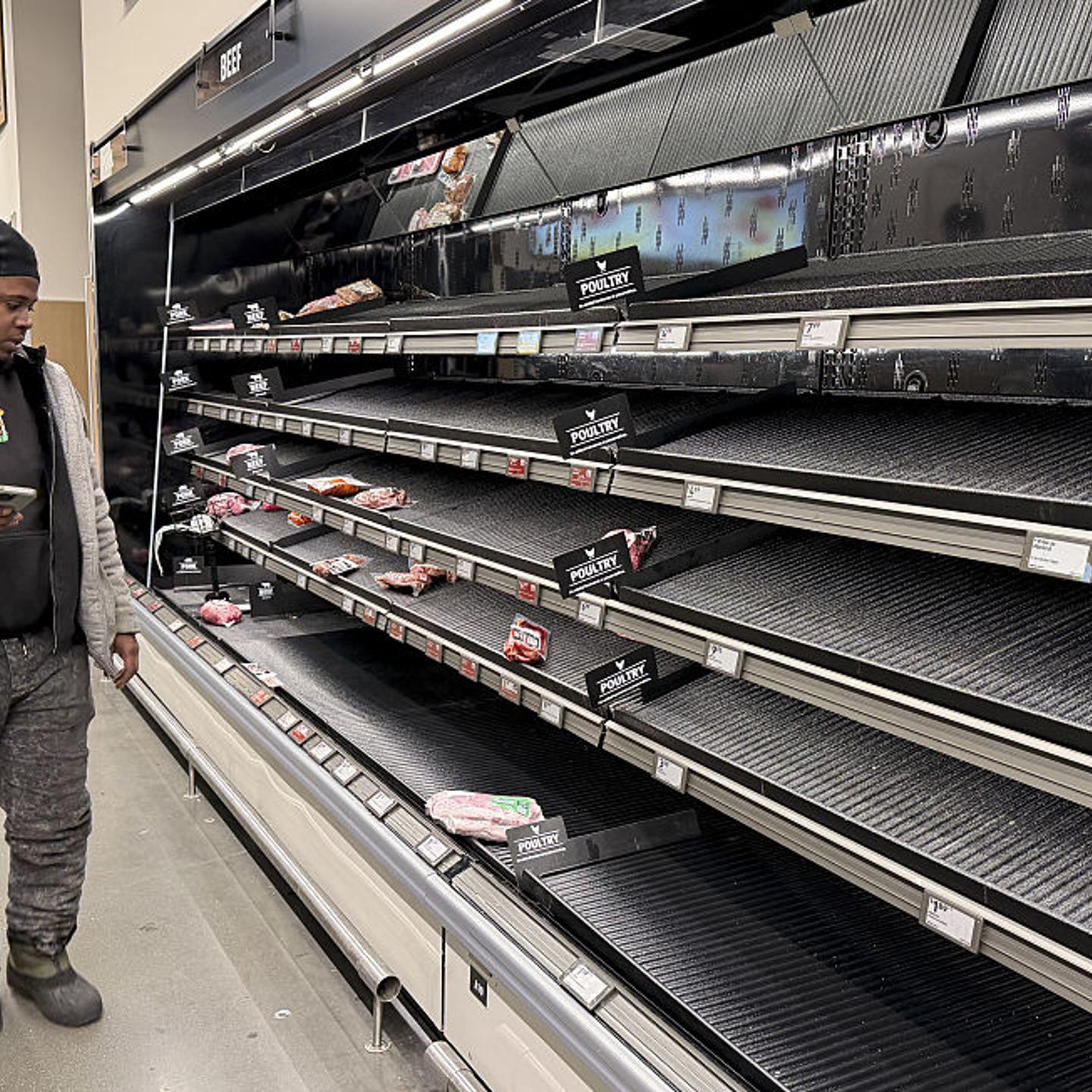 Shoppers stock up as severe winter weather approaches U.S.