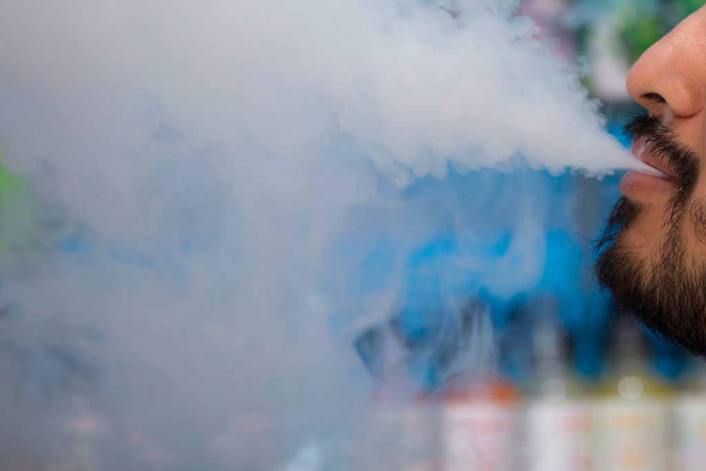 elfbar nachfüll pod läuft aus E-cigarette bans may keep more people smoking tobacco main image 1