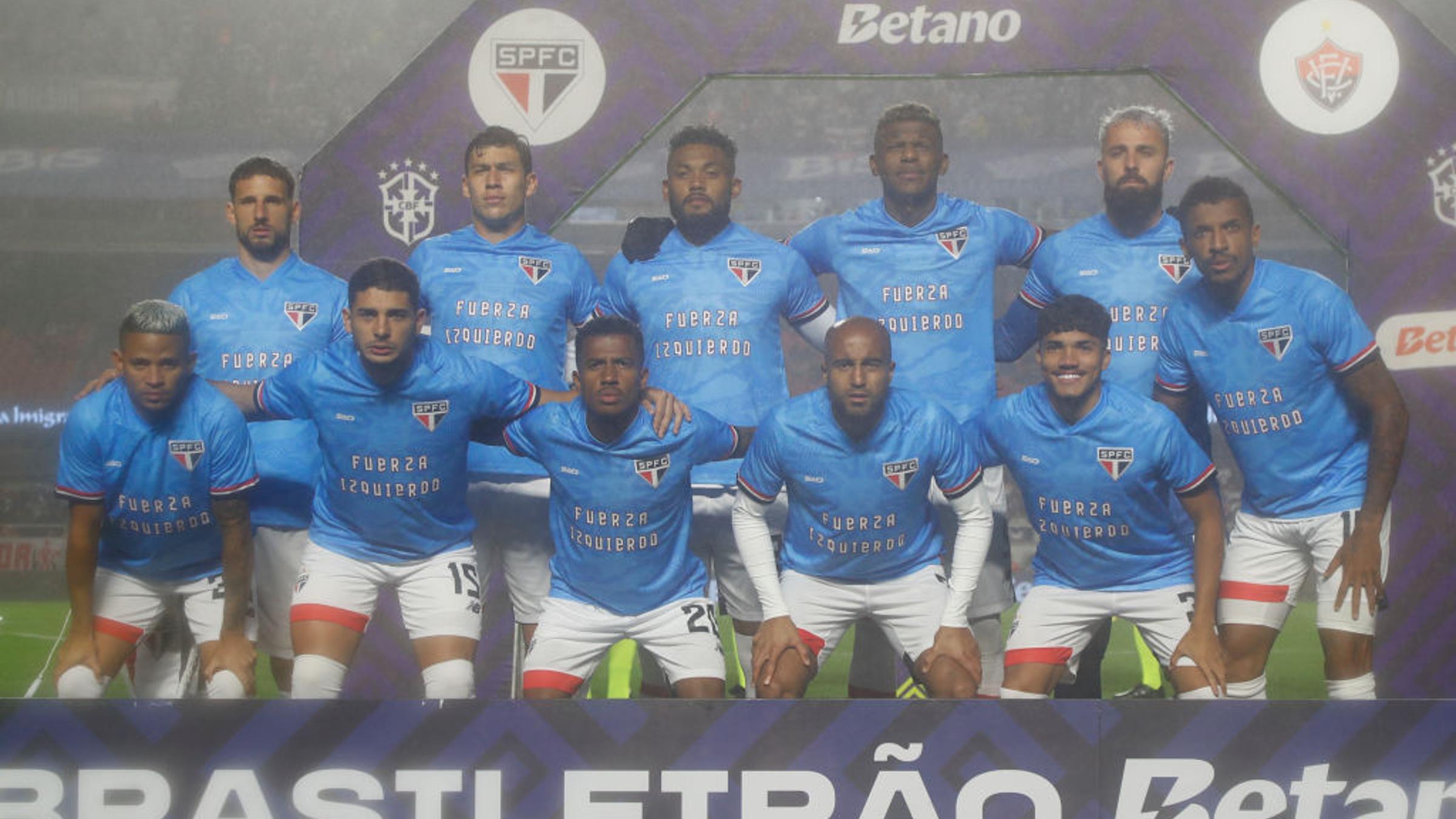 Players of Sao Paulo wears jerseys in solidarity with Juan Izquierdo at Morumbi Stadium in Sao Paulo, Brazil, on August 25, 2024.