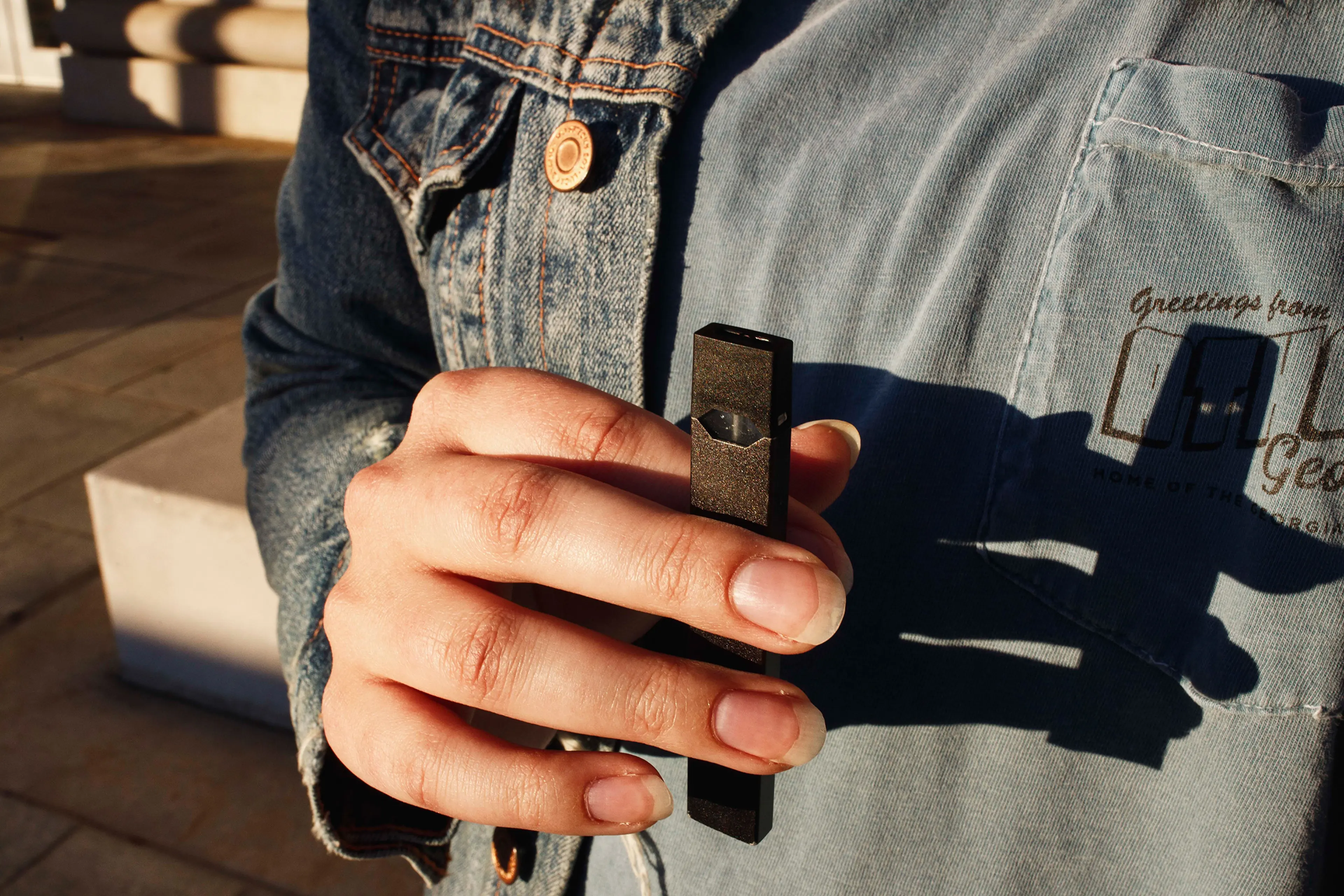 Juul: Inside the Rise and Fall of the Vaping Company Juul: Inside the Rise and Fall of the Vaping Company