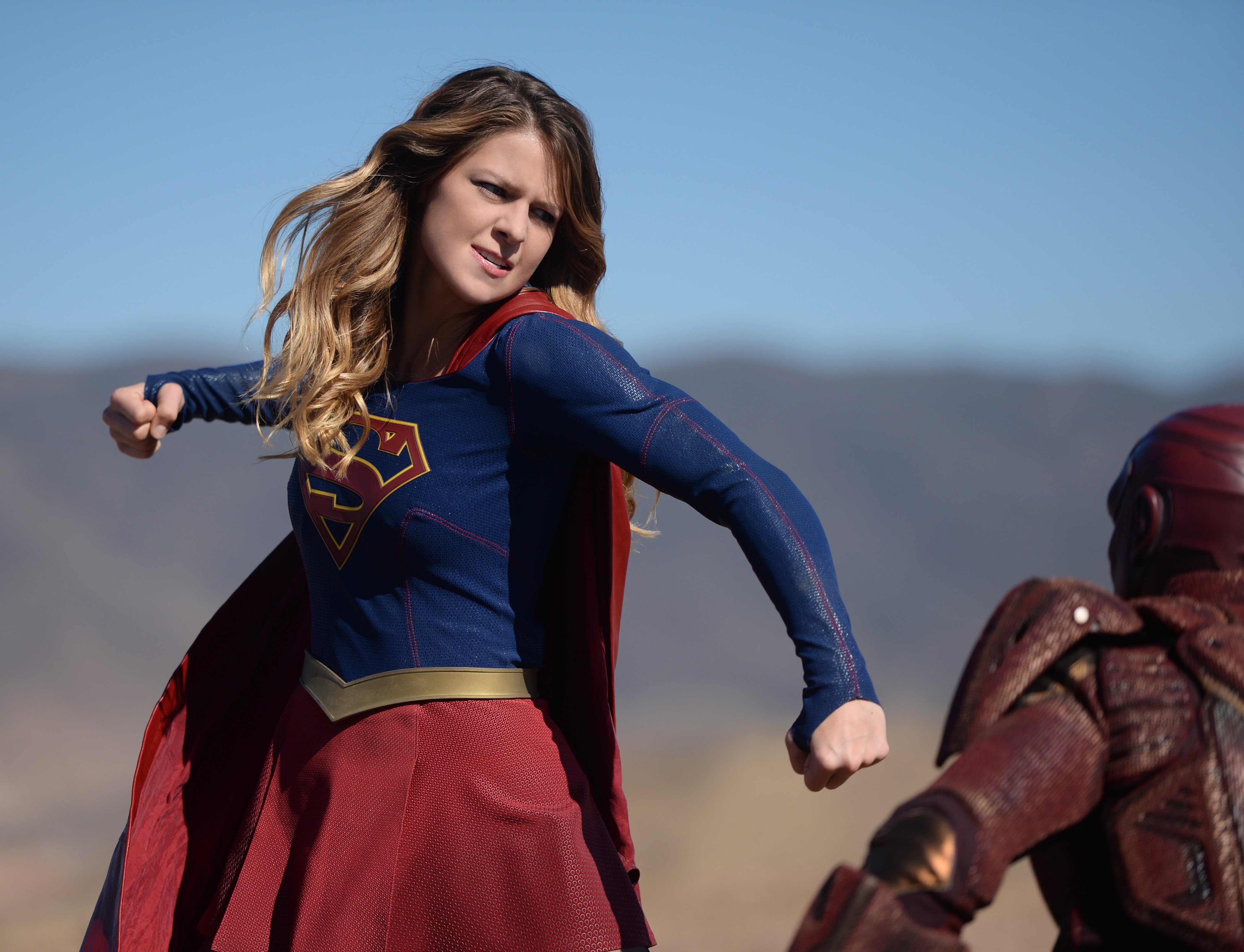 Supergirl' Scores a Full Season on CBS