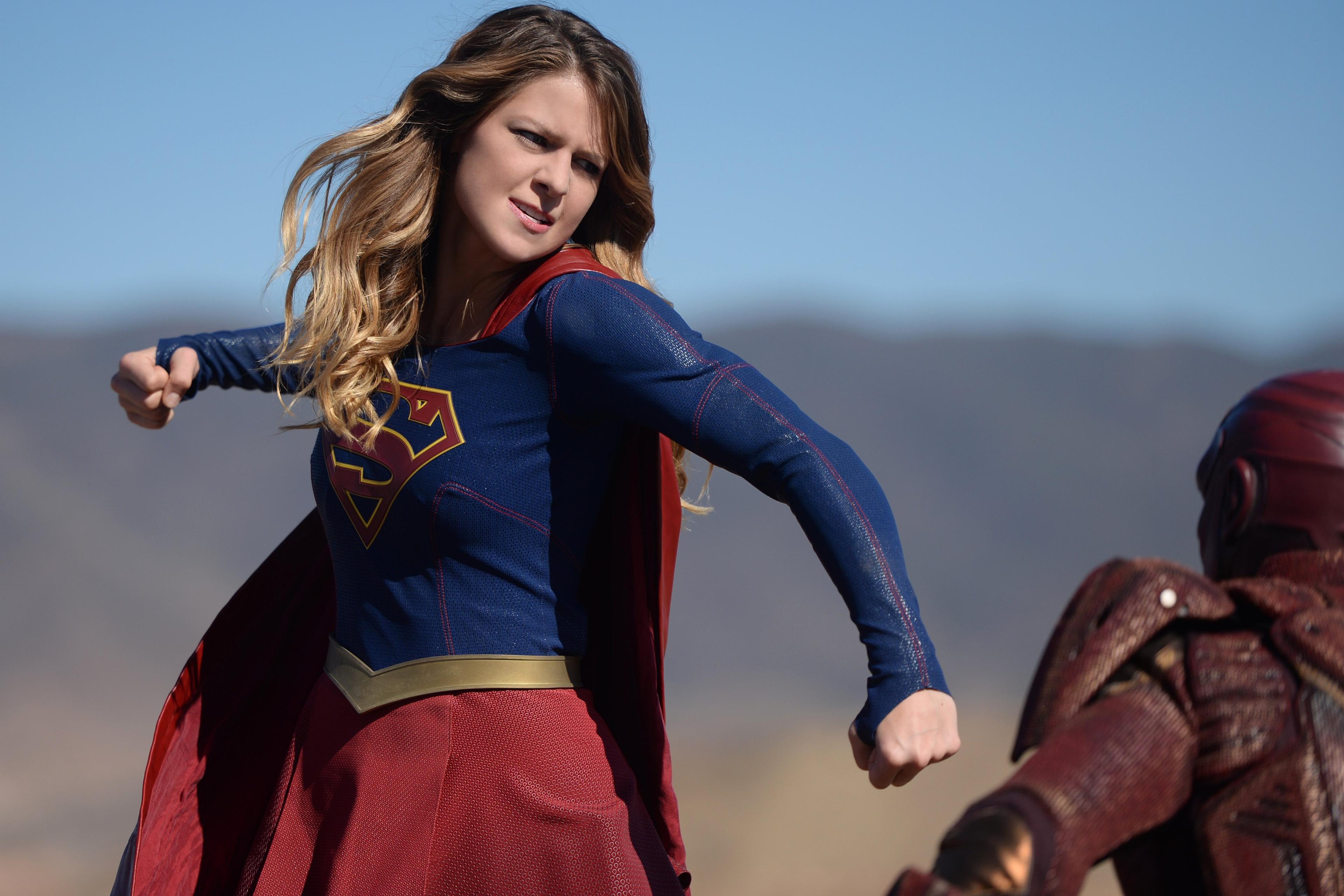 Supergirl' Scores a Full Season on CBS