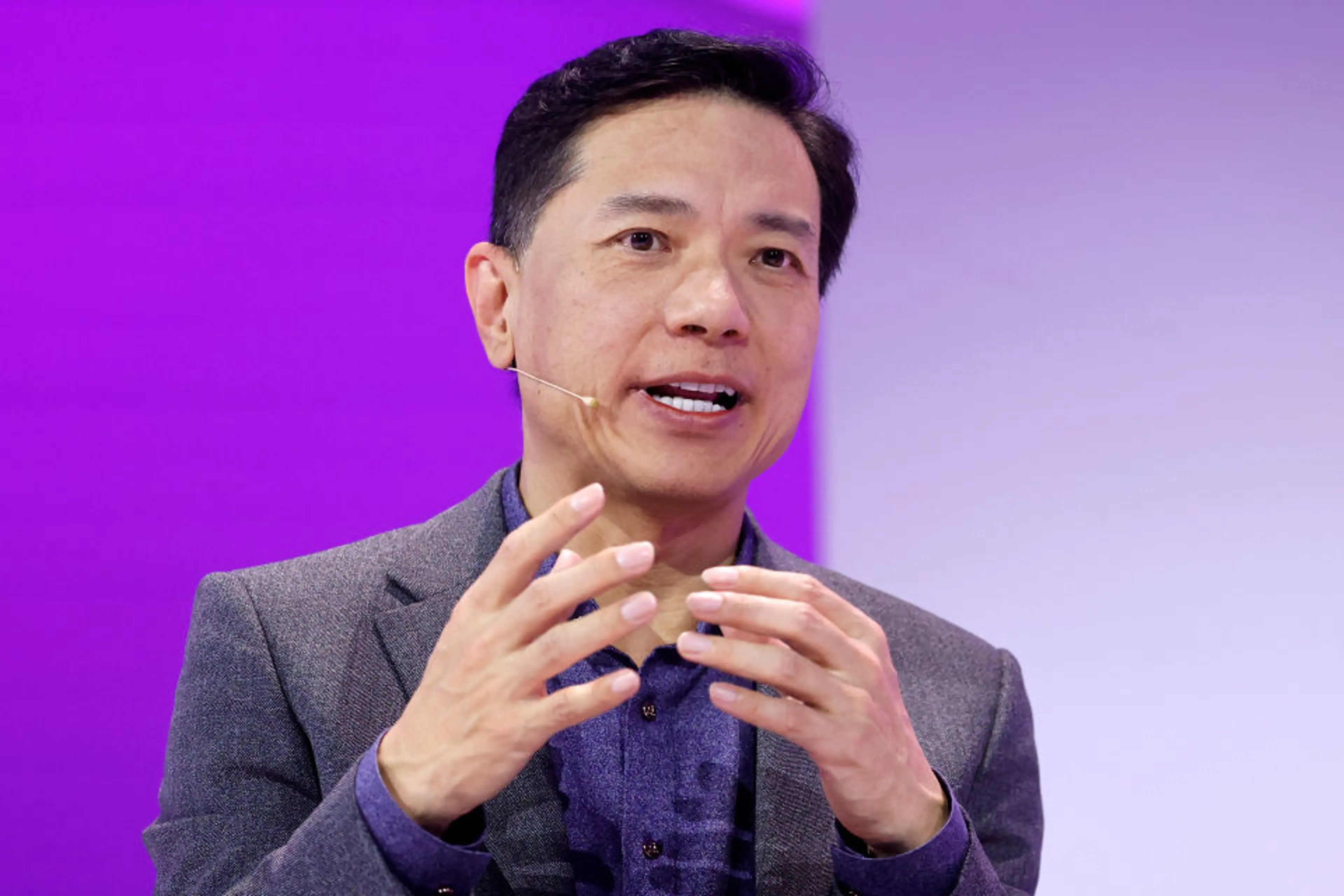 Robin Li Signare Baidu’s Robin Li on China’s Push to Diffuse AI Throughout Society