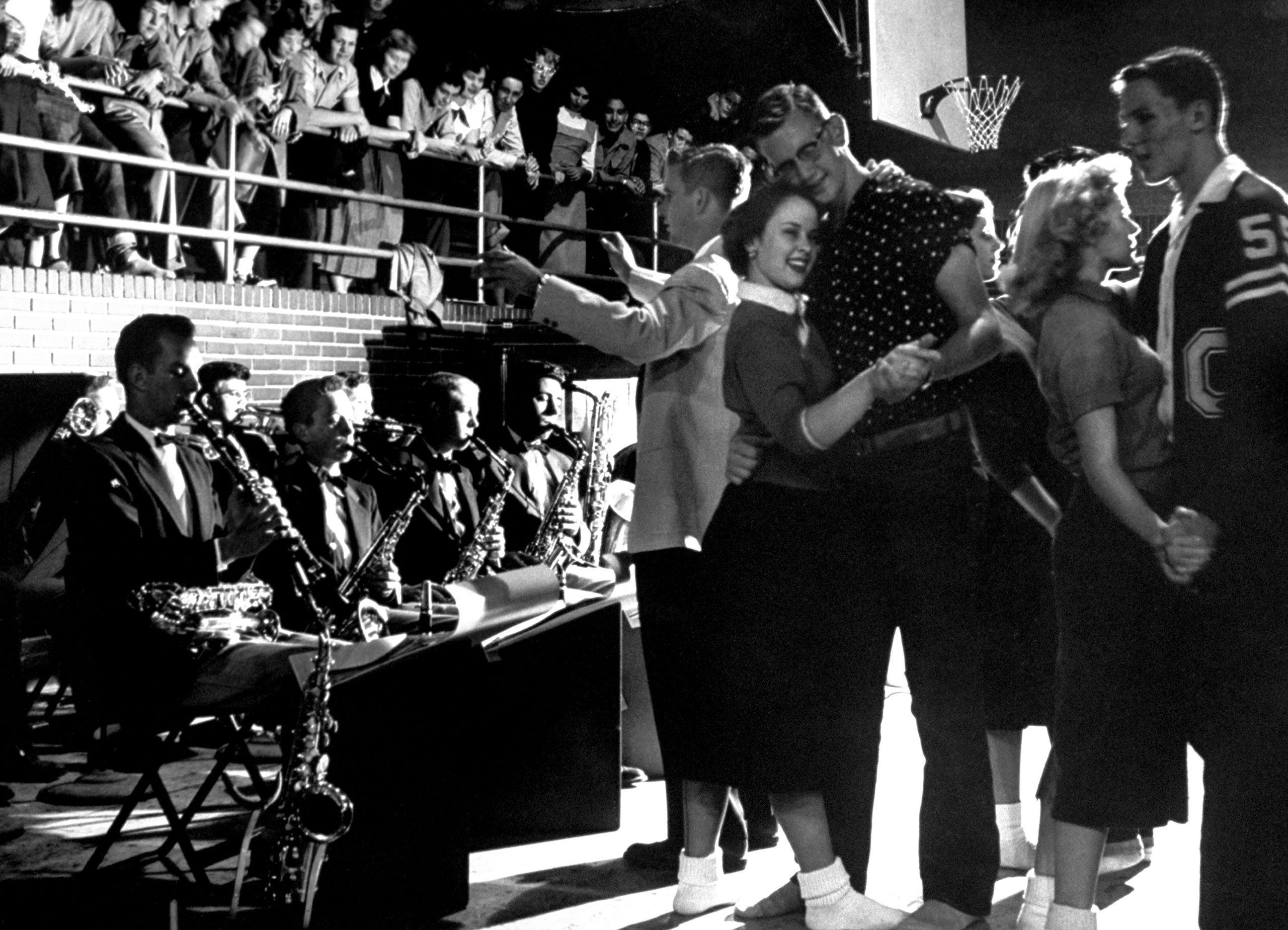 The Luckiest Generation': LIFE With Teenagers in 1950s America