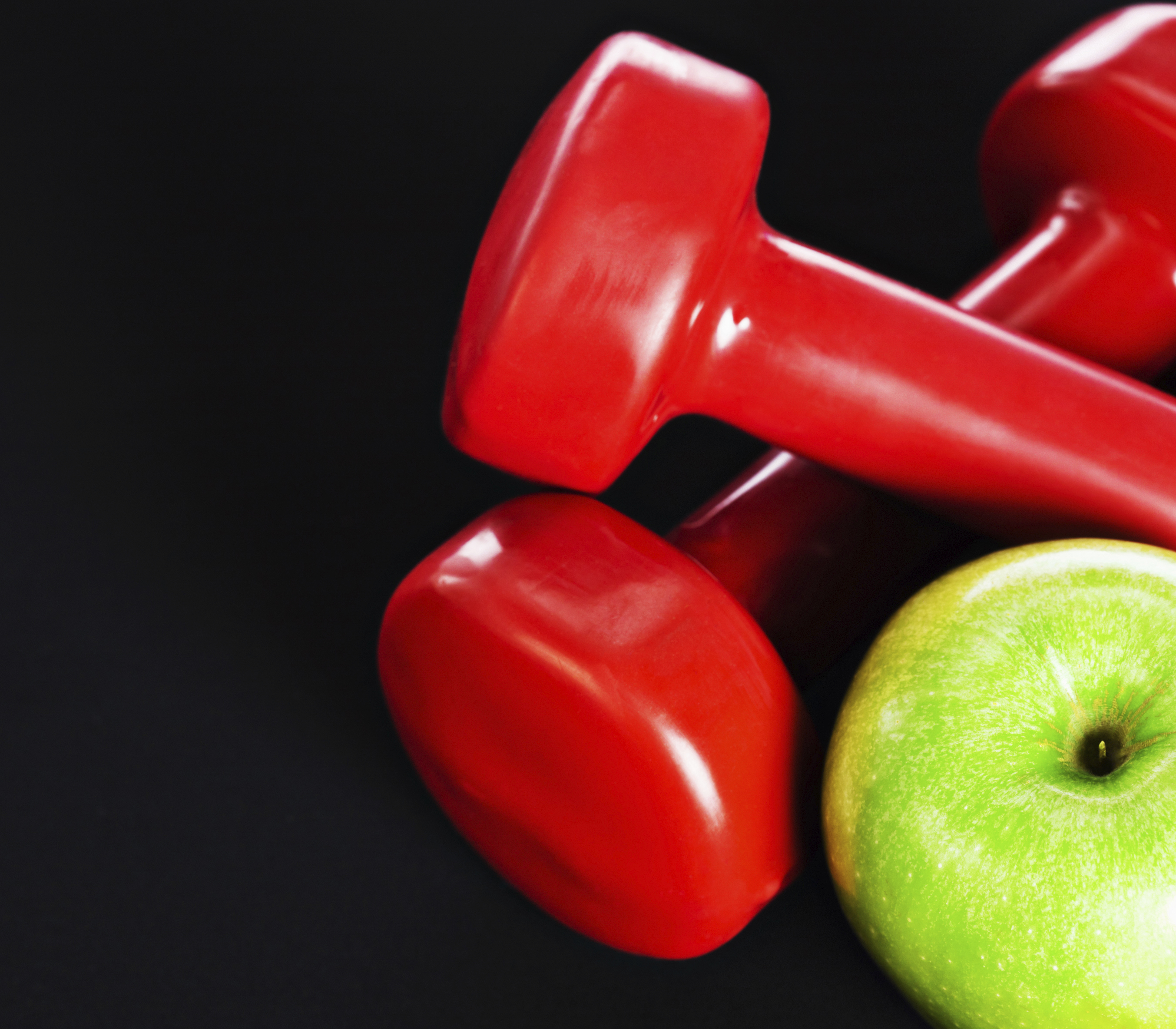 red-dumbbells-green-apple