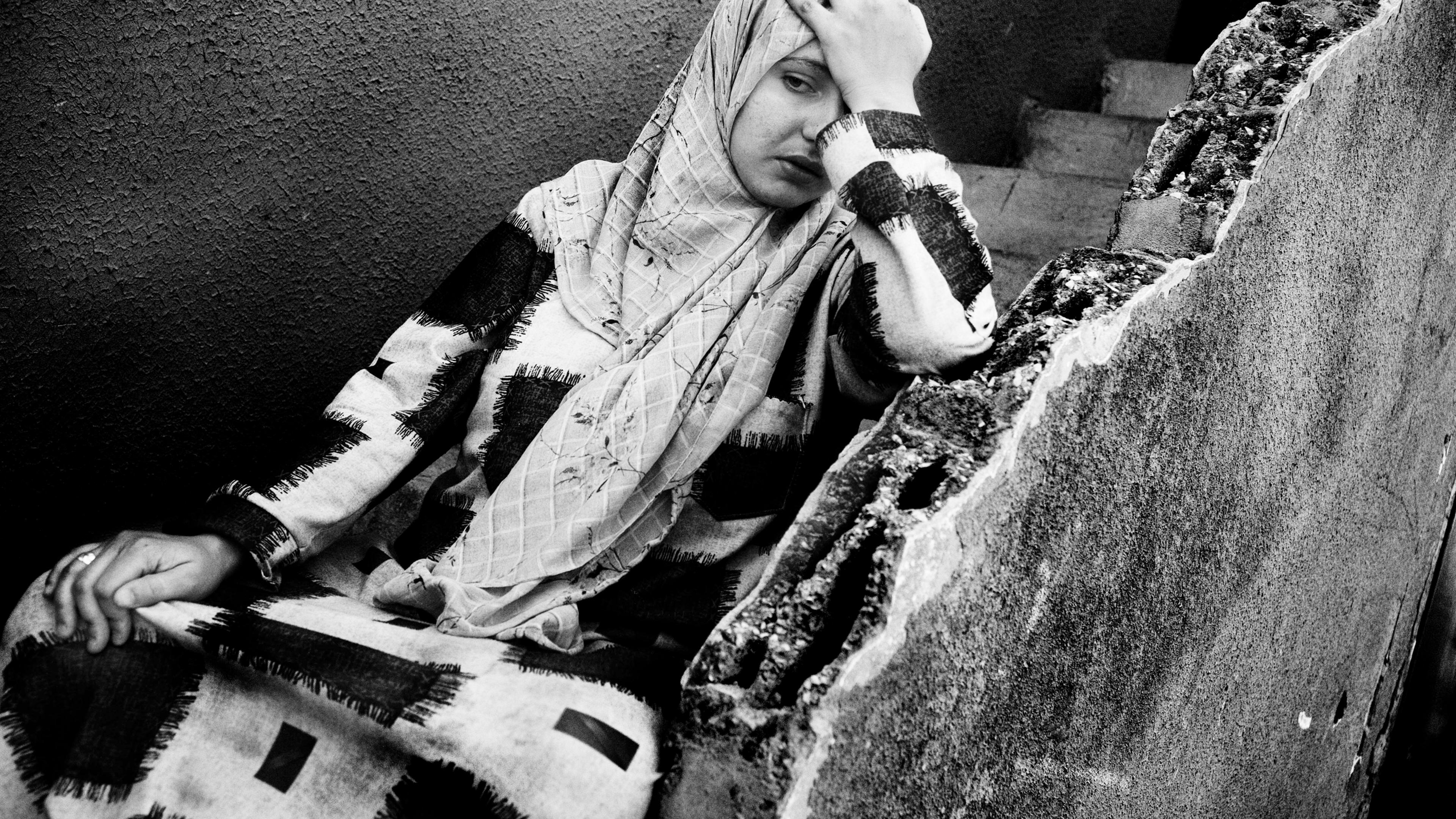 This was was my first conflict. I was thirty at the time and had visited Lebanon in 2004 and 2005. Because I knew people there, I felt the urge to cover this story. I arrived in Beirut at the beginning of the conflict and I travelled to Tyre, in the sout