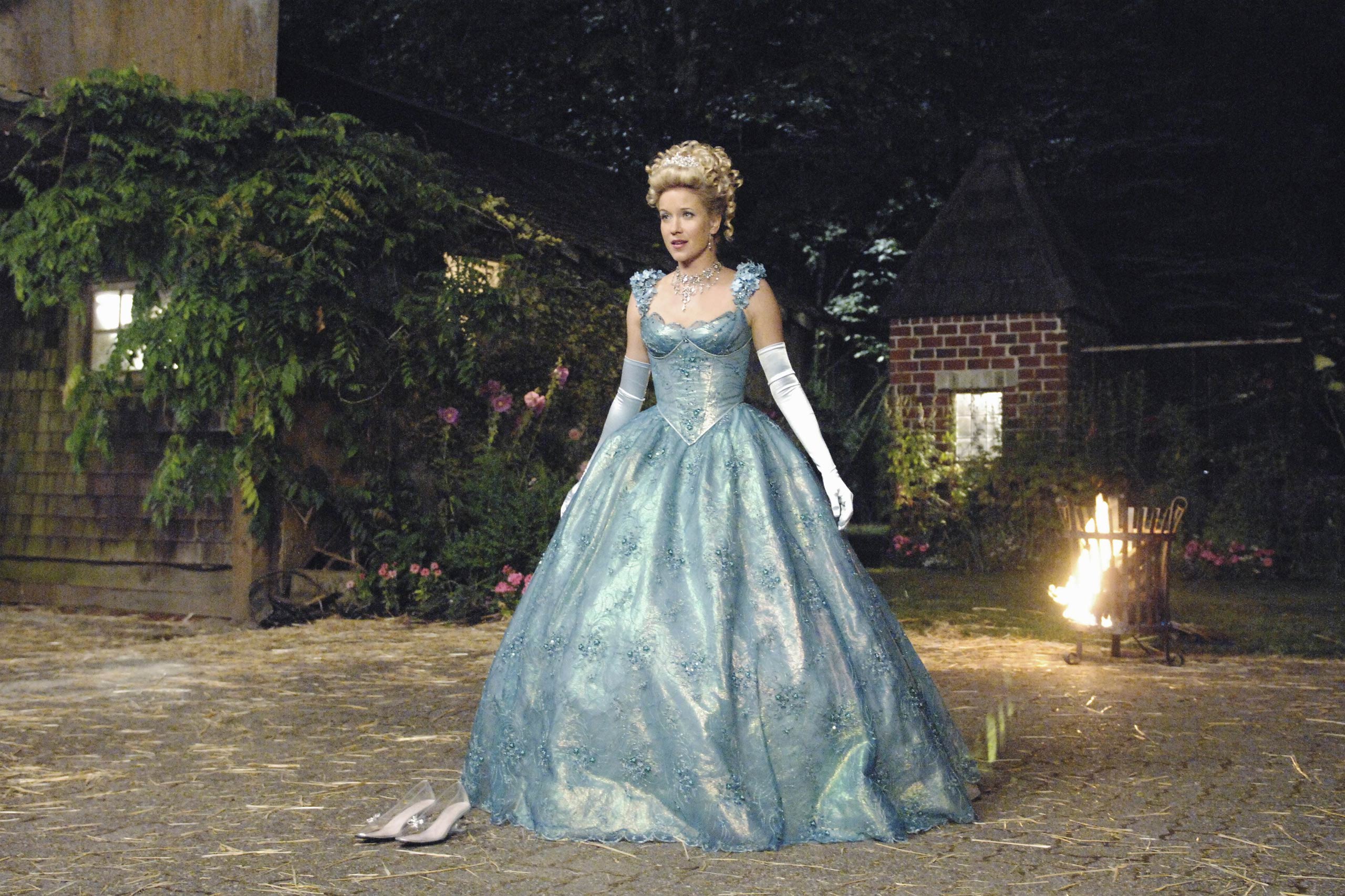 Cinderella Review: Disney's Live-Action Version Rekindles Old Magic