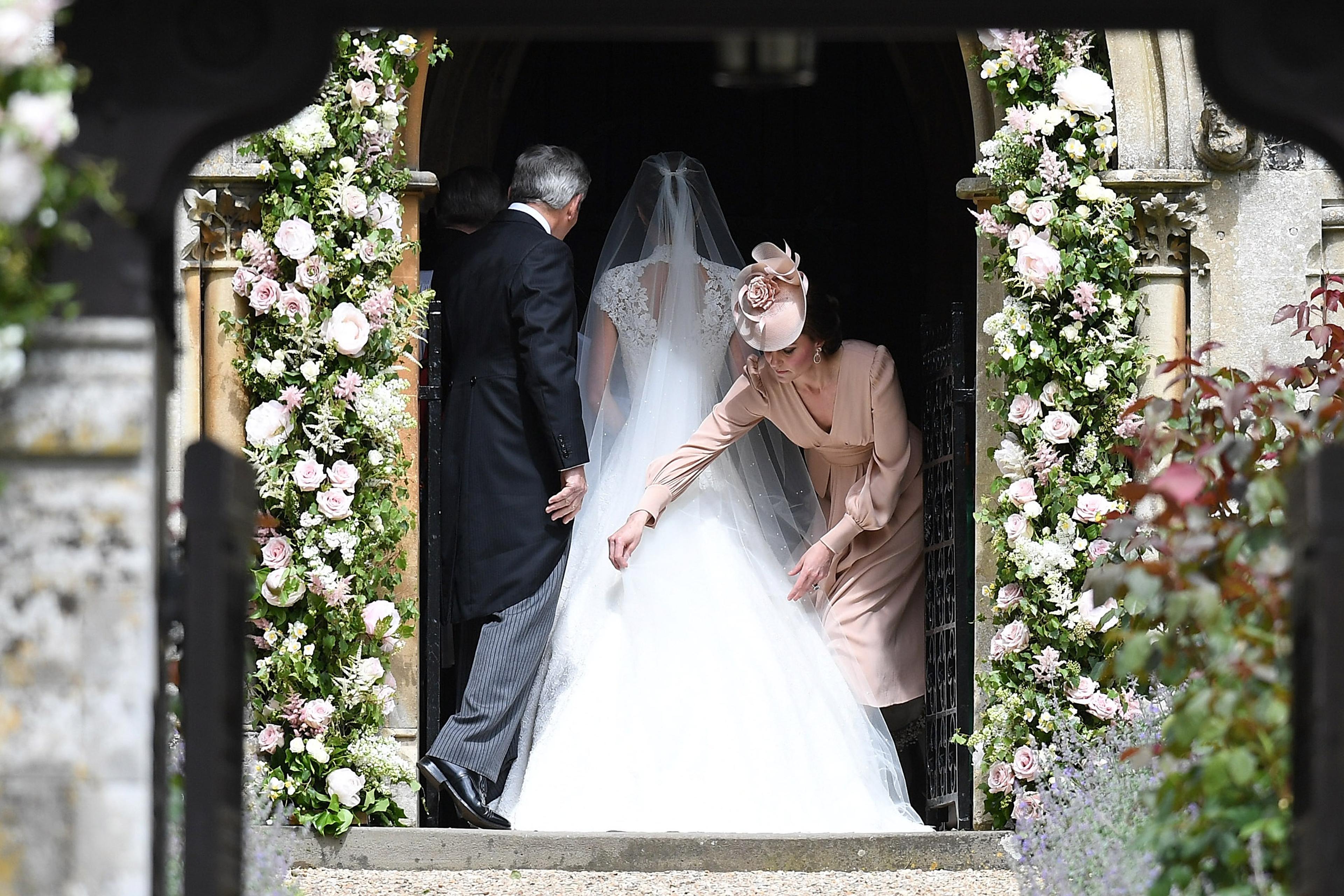 Pippa Middleton Wedding: Kate Middleton Wears Pink Dress Pippa Middleton Wedding: Kate Middleton Wears Pink Dress